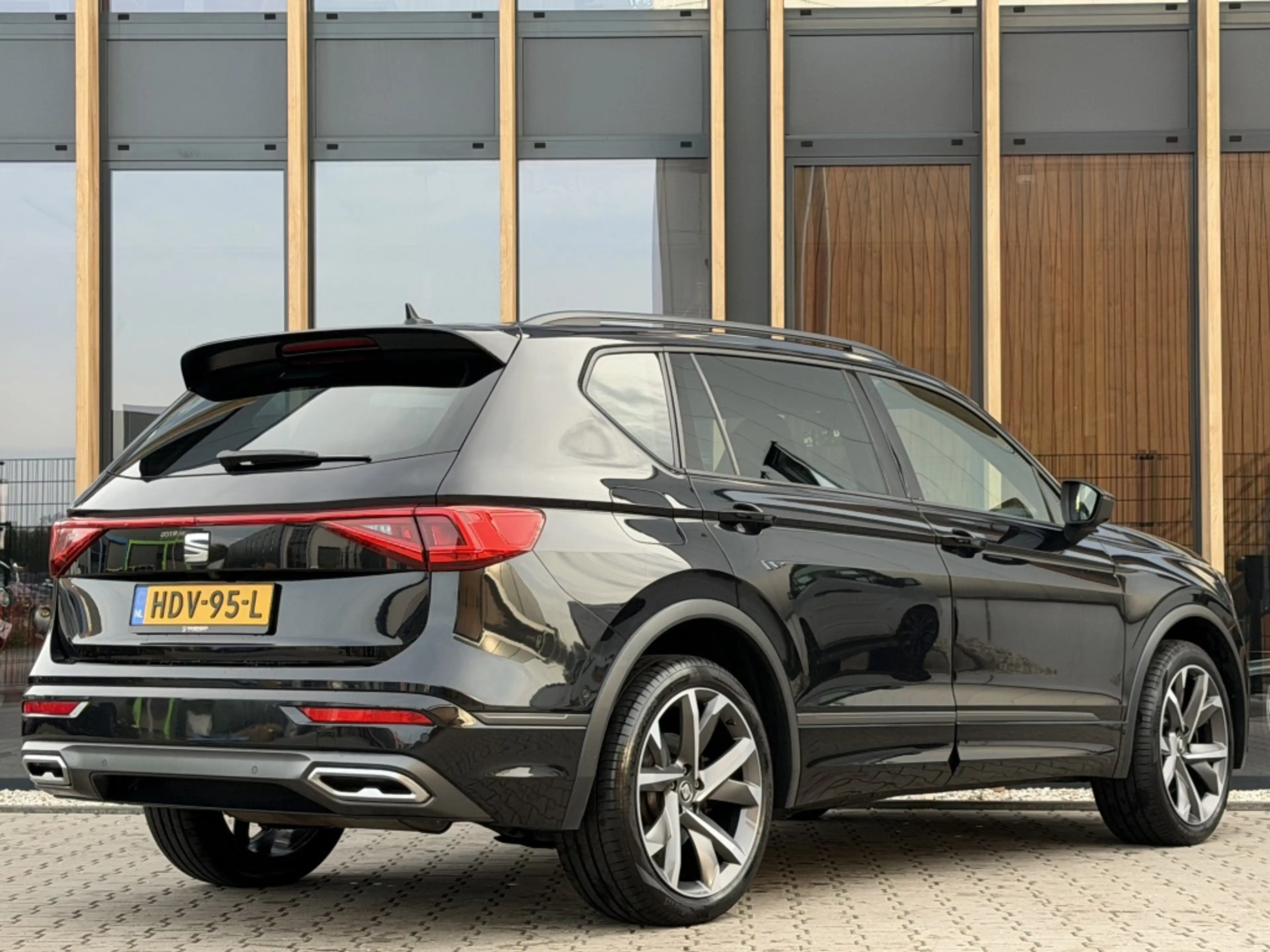 SEAT Tarraco 1.4 TSI e-Hybrid PHEV FR Business Intense | SOH 96 — photo 2