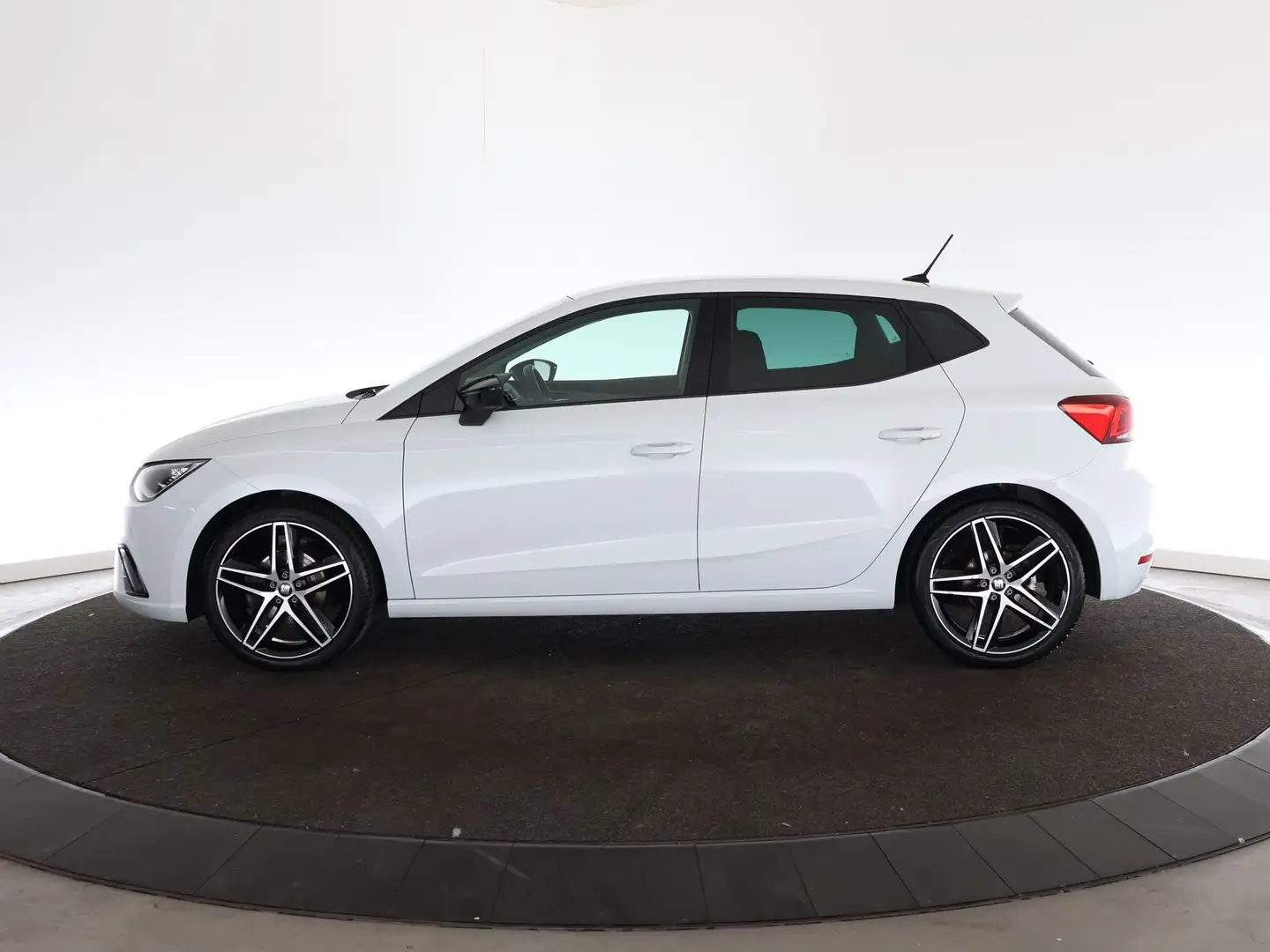 SEAT Ibiza 1.0 EcoTSI 115pk FR Business Intense | 116PK! | Wit - 2