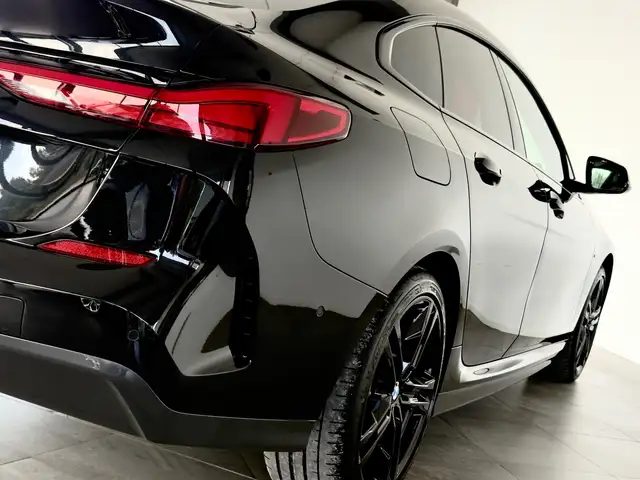 BMW 2 Series view 11