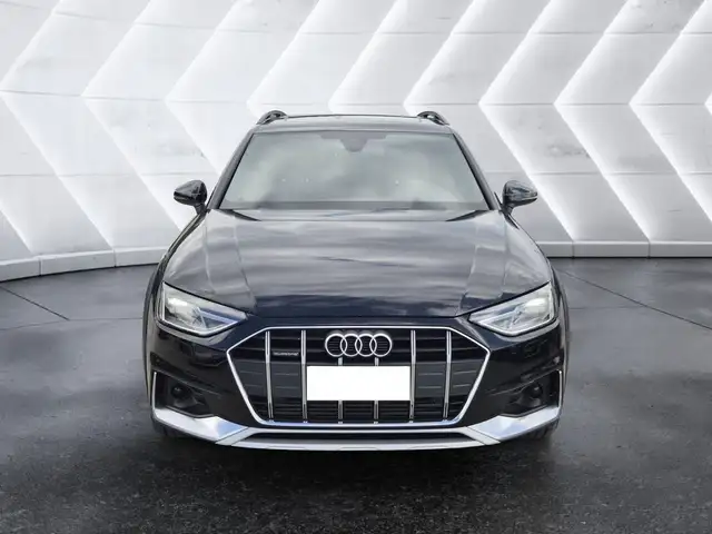 Audi A4 Allroad view 2