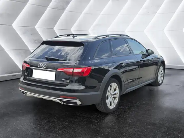 Audi A4 Allroad view 4