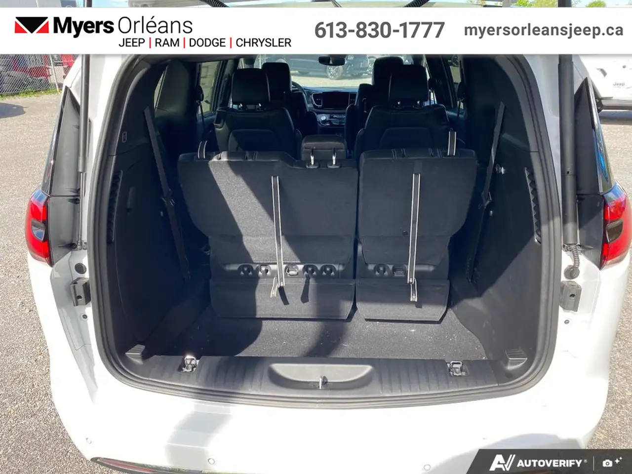 Chrysler Pacifica снимка Chrysler Pacifica