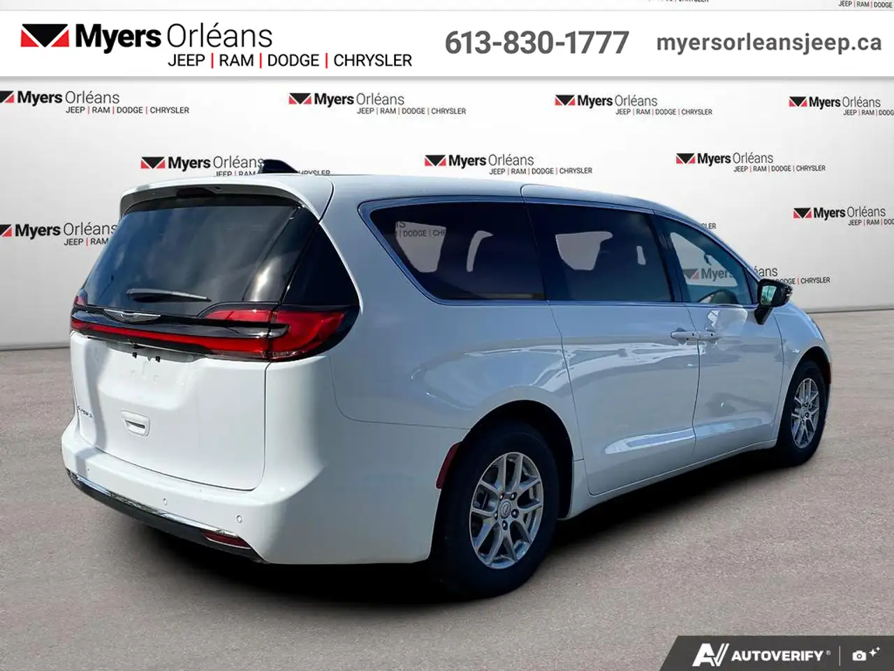 Chrysler Pacifica снимка Chrysler Pacifica