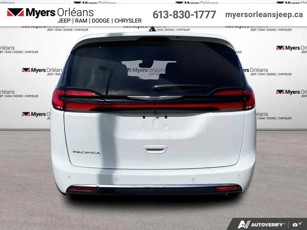 Chrysler Pacifica снимка Chrysler Pacifica