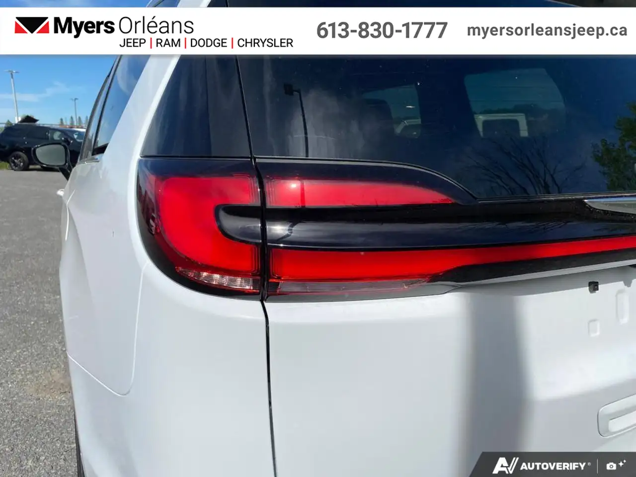 Chrysler Pacifica снимка Chrysler Pacifica