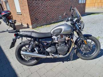 900