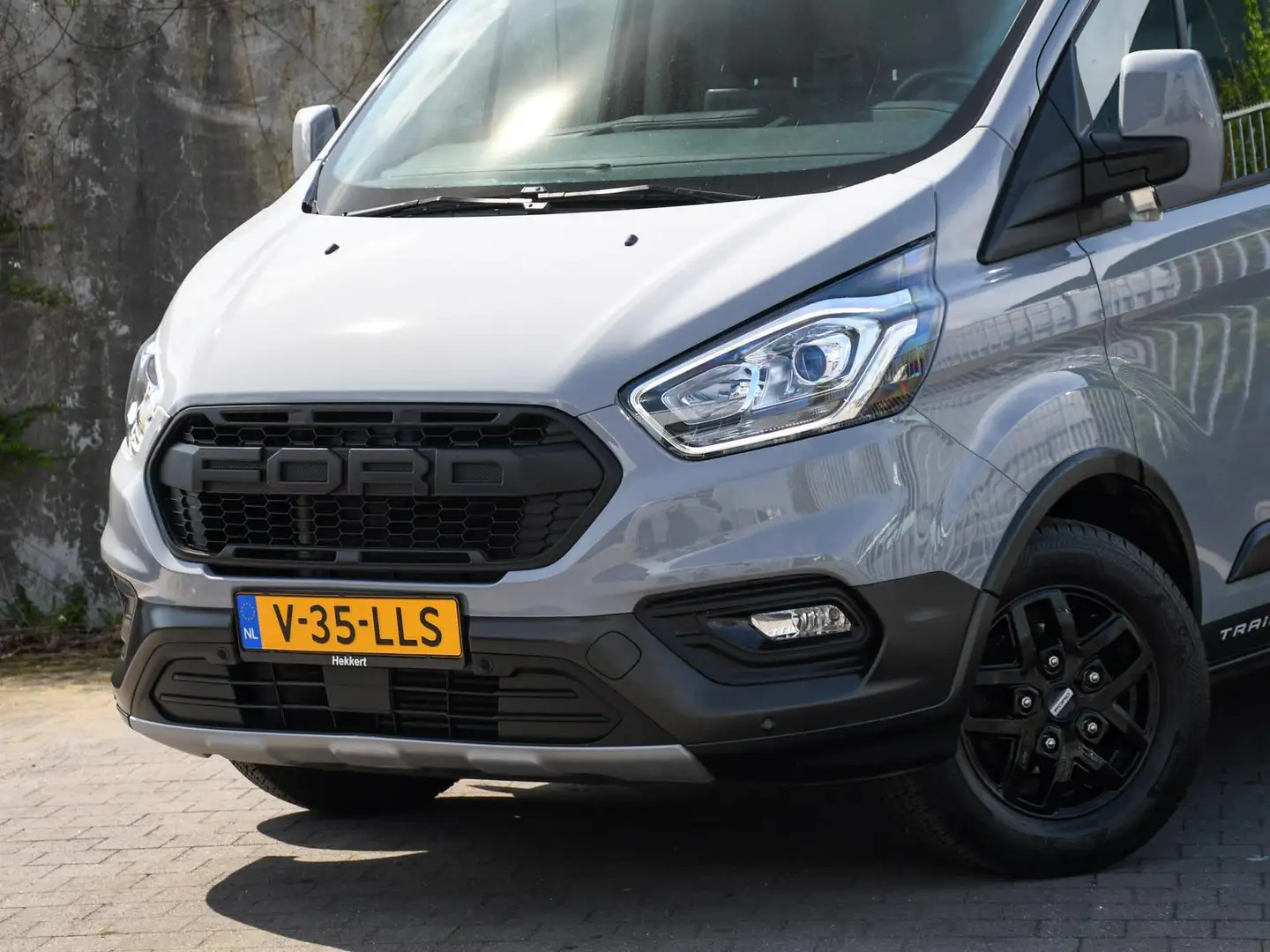 Ford Transit Custom 300 L2H1 Trail 2.0 TDCI 130pk DODE HOEK | 16''LM | Grijs - 2
