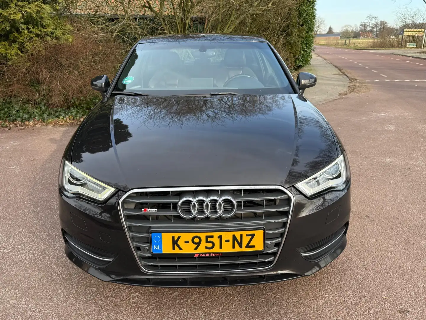 Audi A3 1.8 TFSI Ambiente Pro Line plus / Navi / Pano / Au Grau - 2