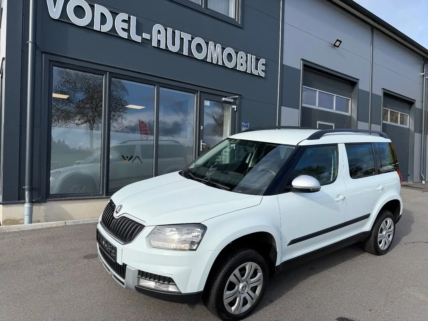 Skoda Yeti Cool Edition Outdoor 4x4 Weiß - 1