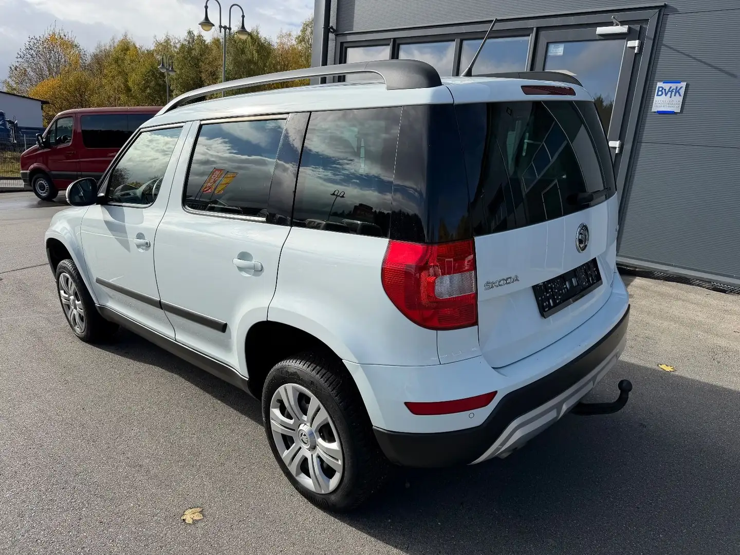 Skoda Yeti Cool Edition Outdoor 4x4 Weiß - 2