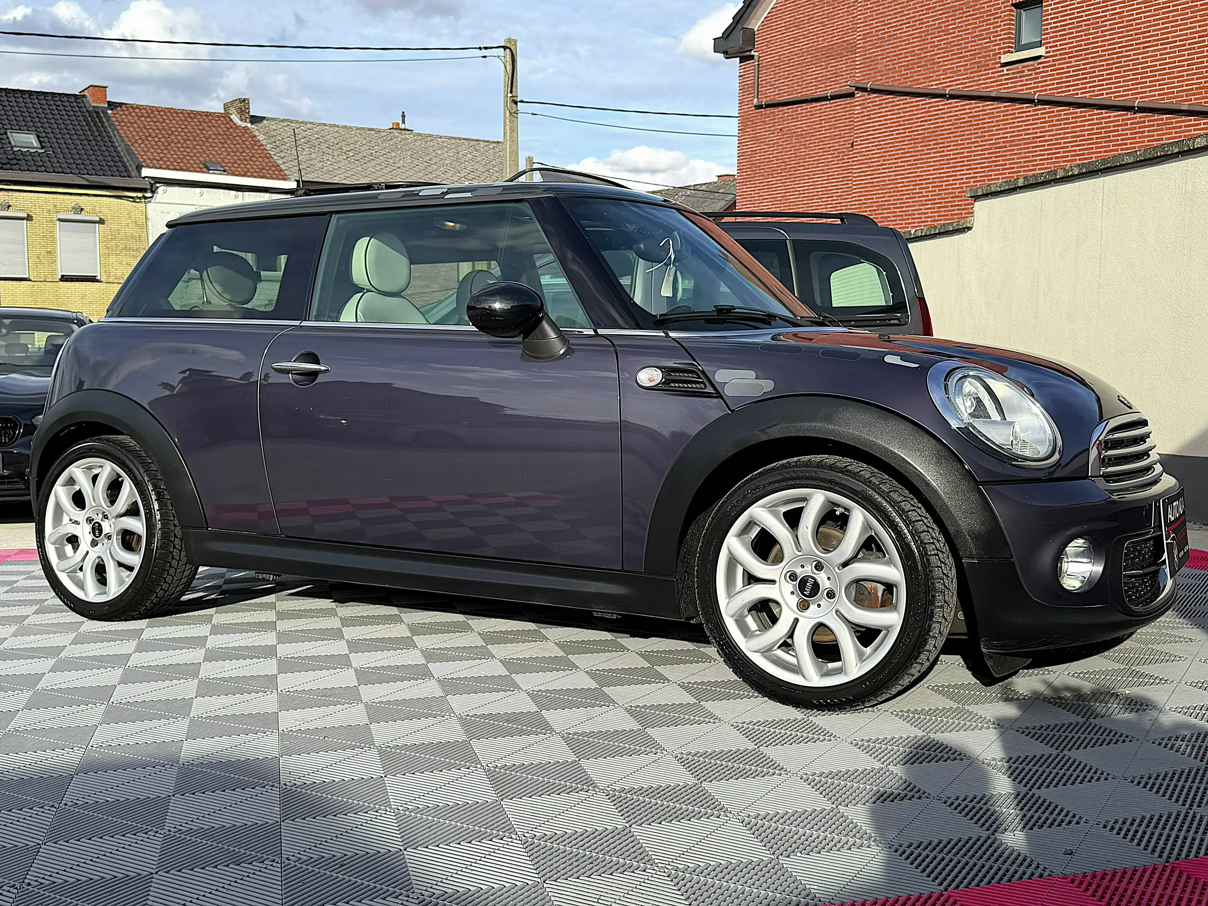 MINI Cooper D Mini 1.6 D Cooper--AIRCO--GPS--CUIR--TOIT PANO-- — photo 12