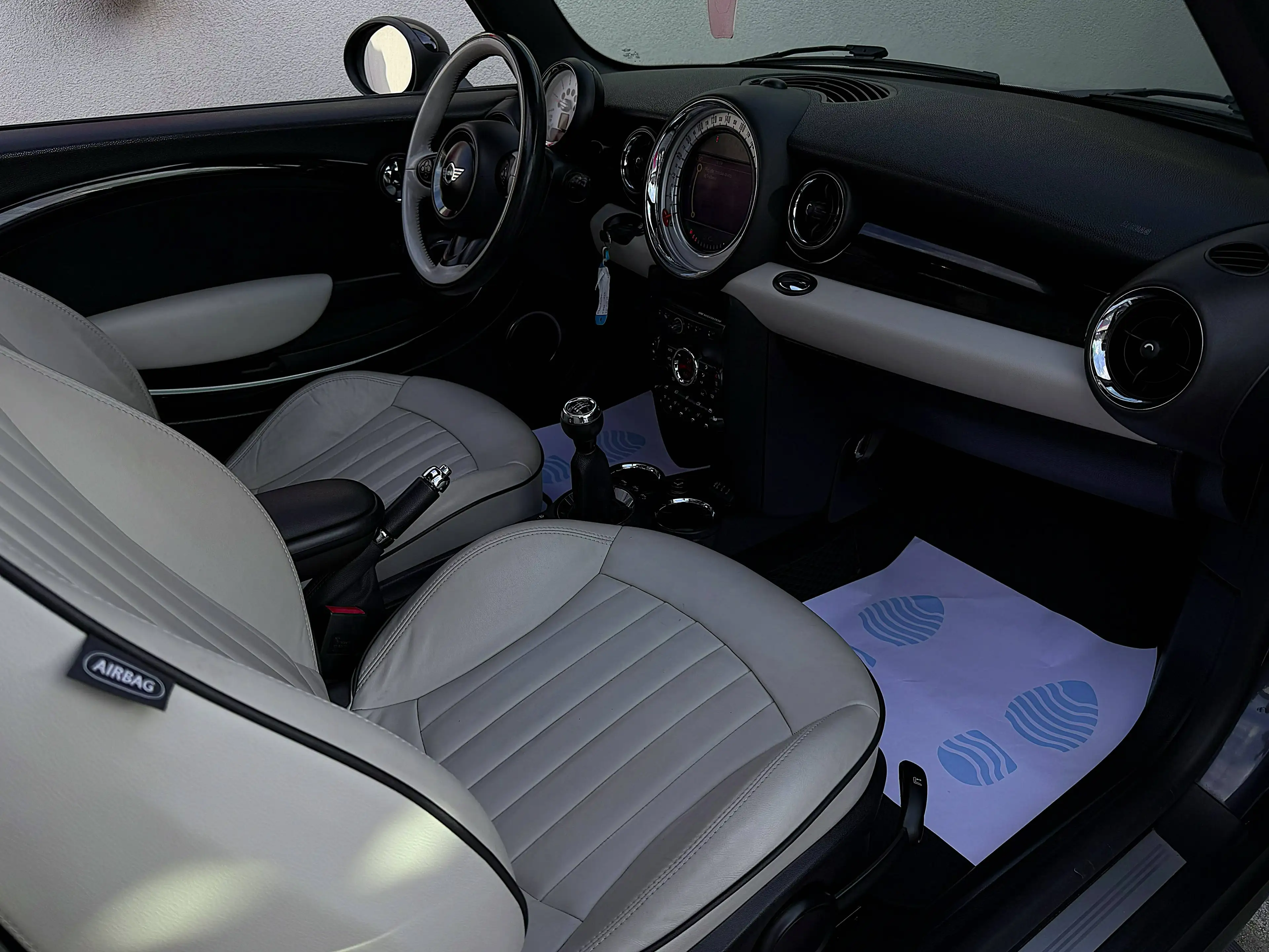 MINI Cooper D Mini 1.6 D Cooper--AIRCO--GPS--CUIR--TOIT PANO-- — photo 15