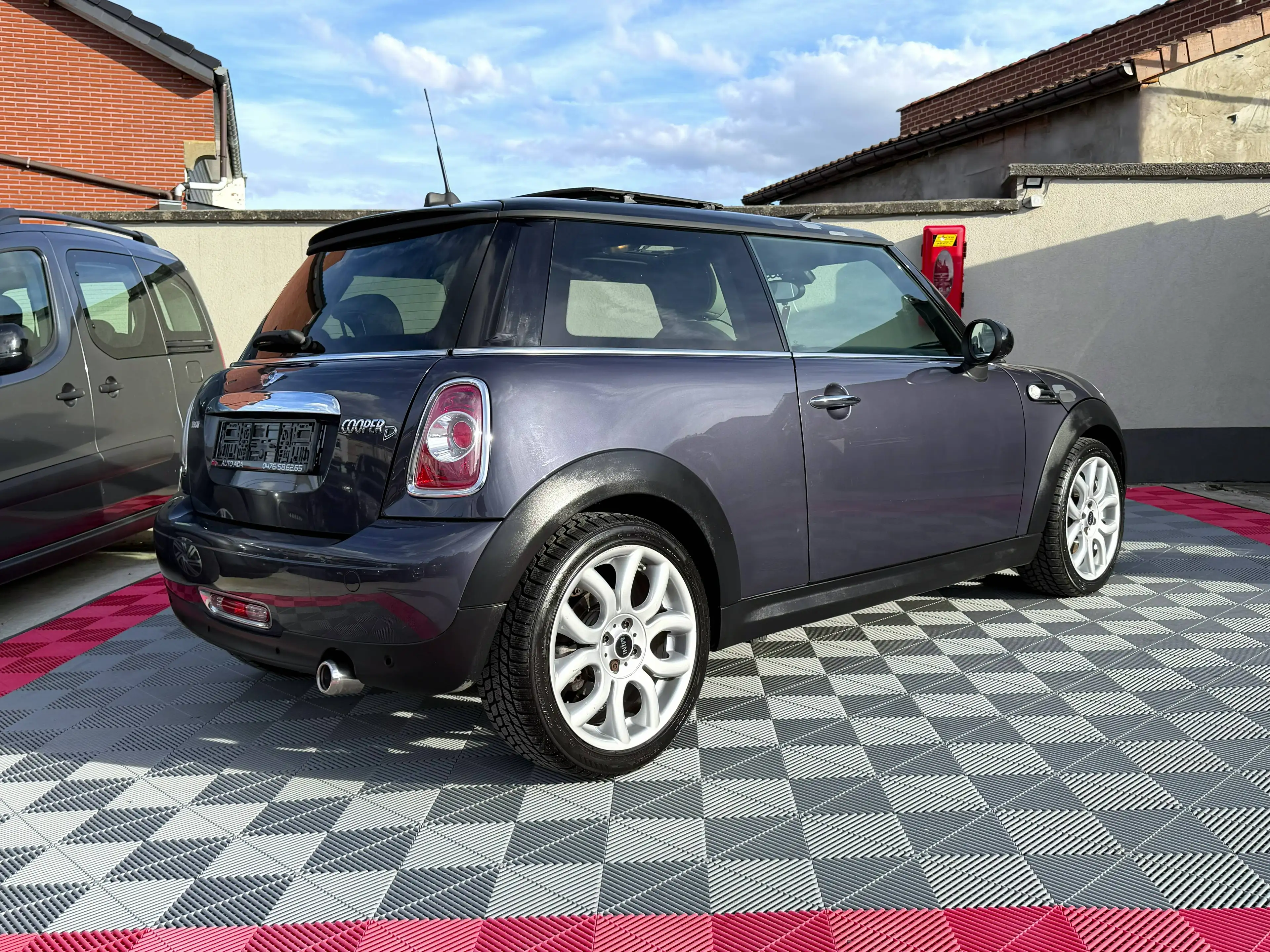 MINI Cooper D Mini 1.6 D Cooper--AIRCO--GPS--CUIR--TOIT PANO-- — photo 10