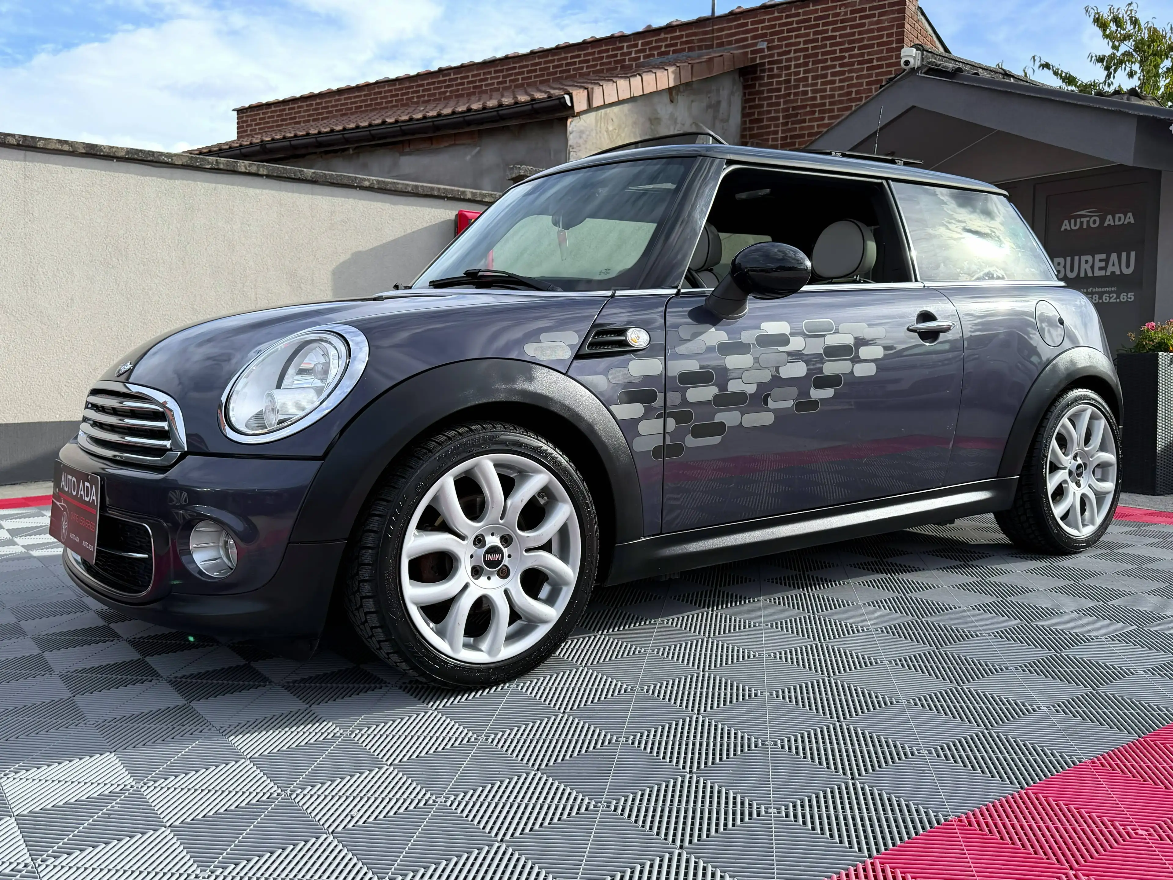 MINI Cooper D Mini 1.6 D Cooper--AIRCO--GPS--CUIR--TOIT PANO-- — photo 6