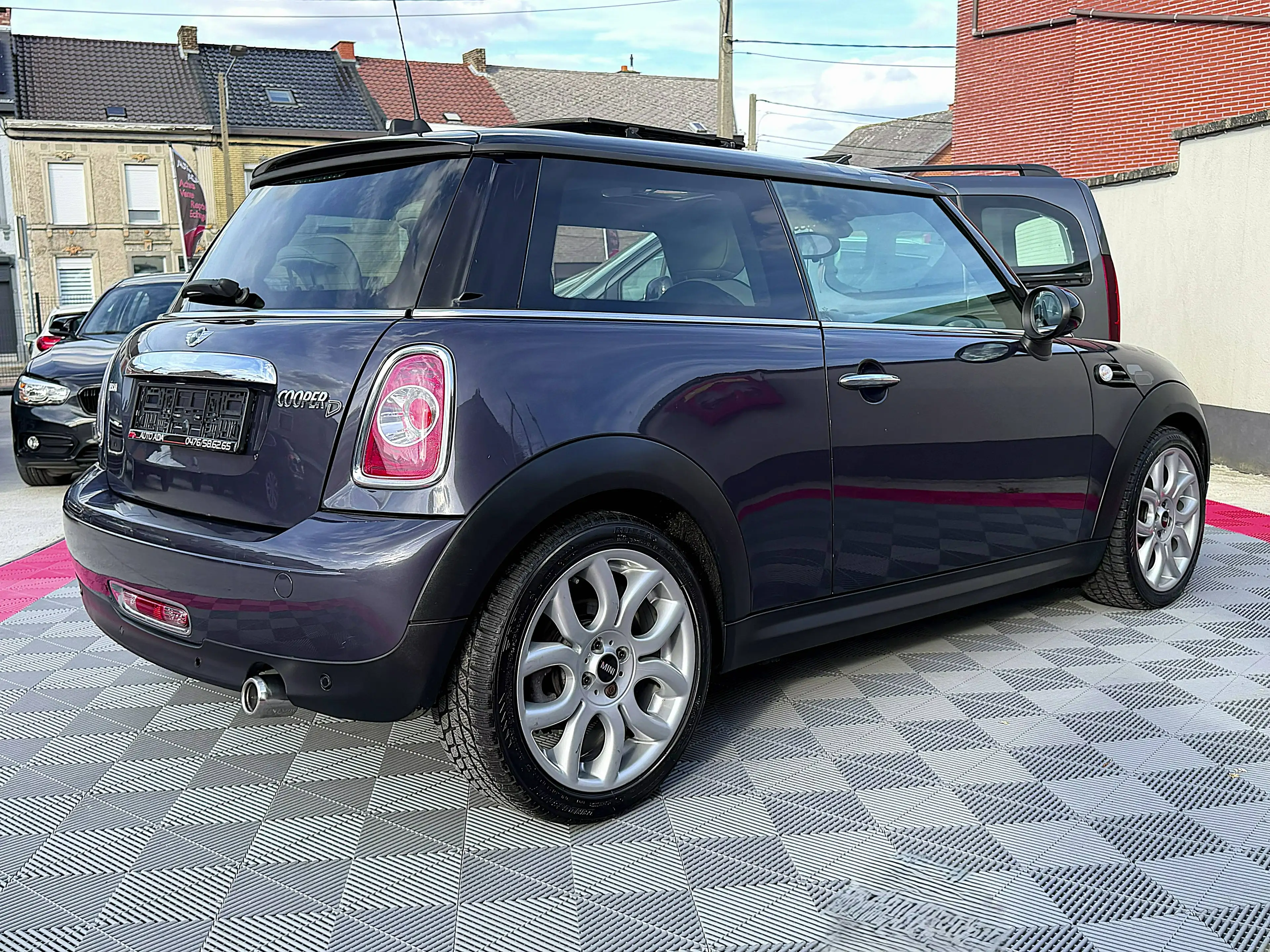 MINI Cooper D Mini 1.6 D Cooper--AIRCO--GPS--CUIR--TOIT PANO-- — photo 8