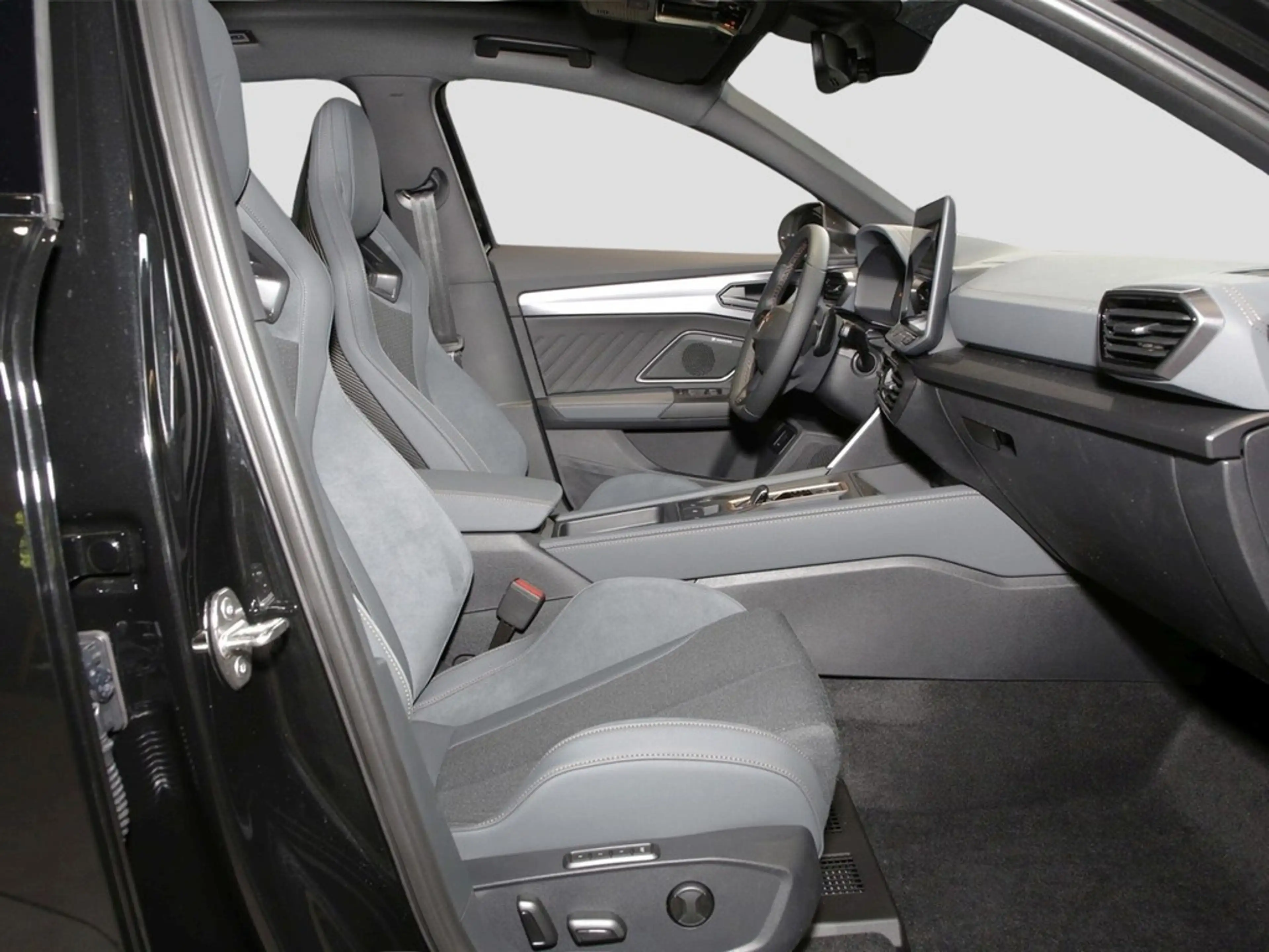 CUPRA Formentor VZ5 2.5 TSI-7-Gang DSG 4Drive — photo 8
