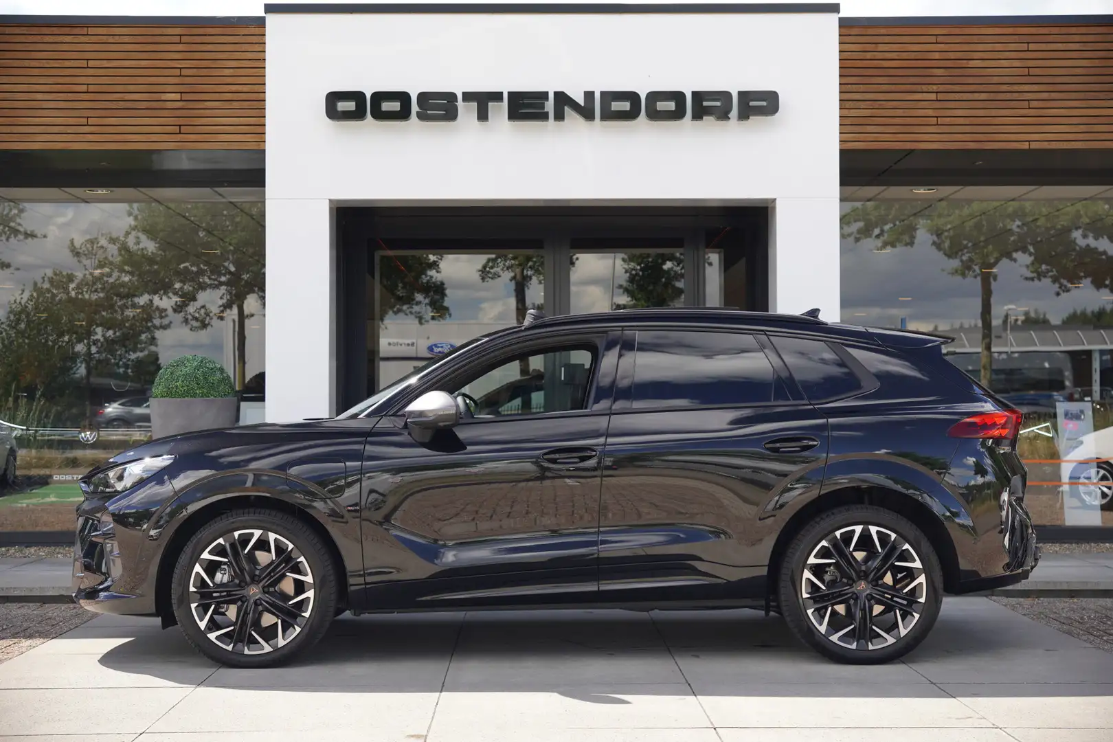 CUPRA Terramar 1.5TSI/204pk e-Hybrid|2025|Panoramadak|Trekhaak|He Noir - 1
