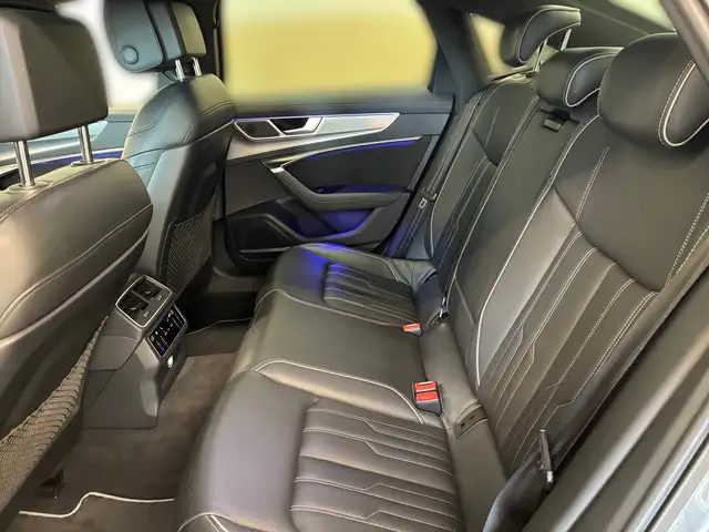 Audi A6 view 7