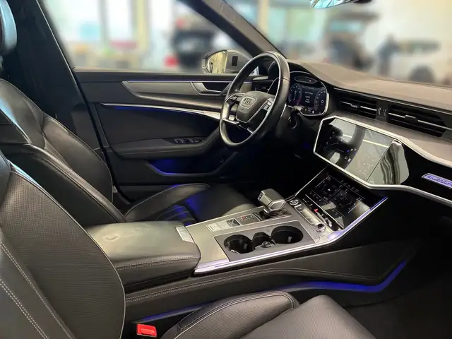Audi A6 view 12