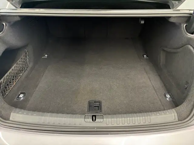 Audi A6 view 11