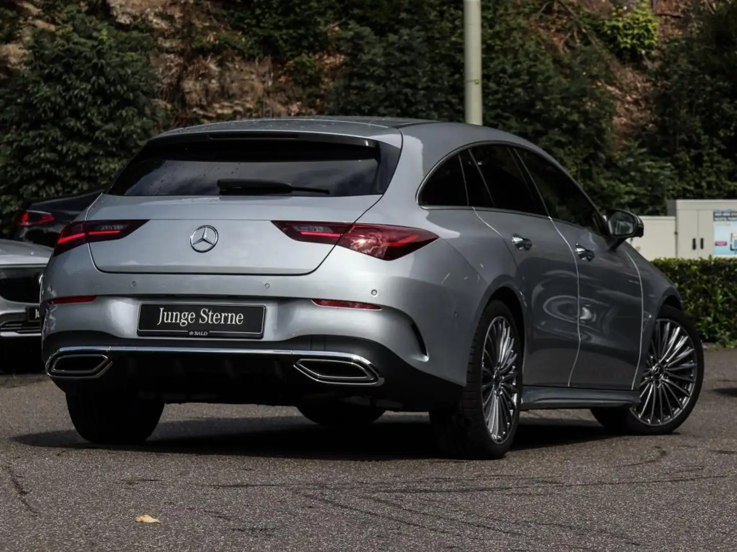 Mercedes-Benz CLA 220 d SB AMG-Sport/Panp/AHK/Totw/360/Easy-P - 2