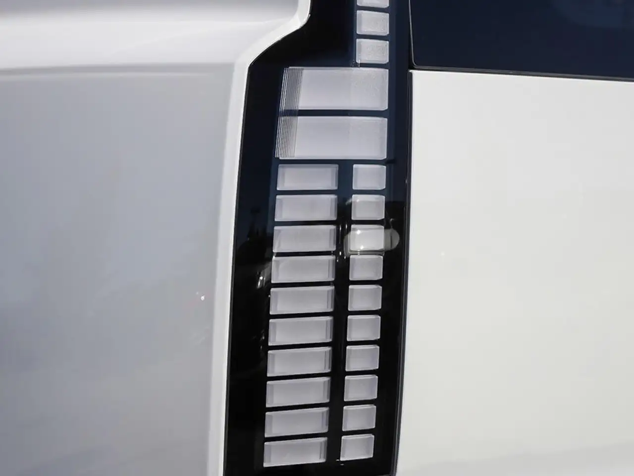 Hyundai IONIQ 9 снимка Hyundai IONIQ 9