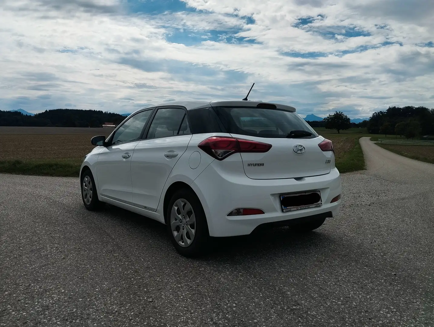Hyundai i20 i20 1,25 Start! Start! Weiß - 2