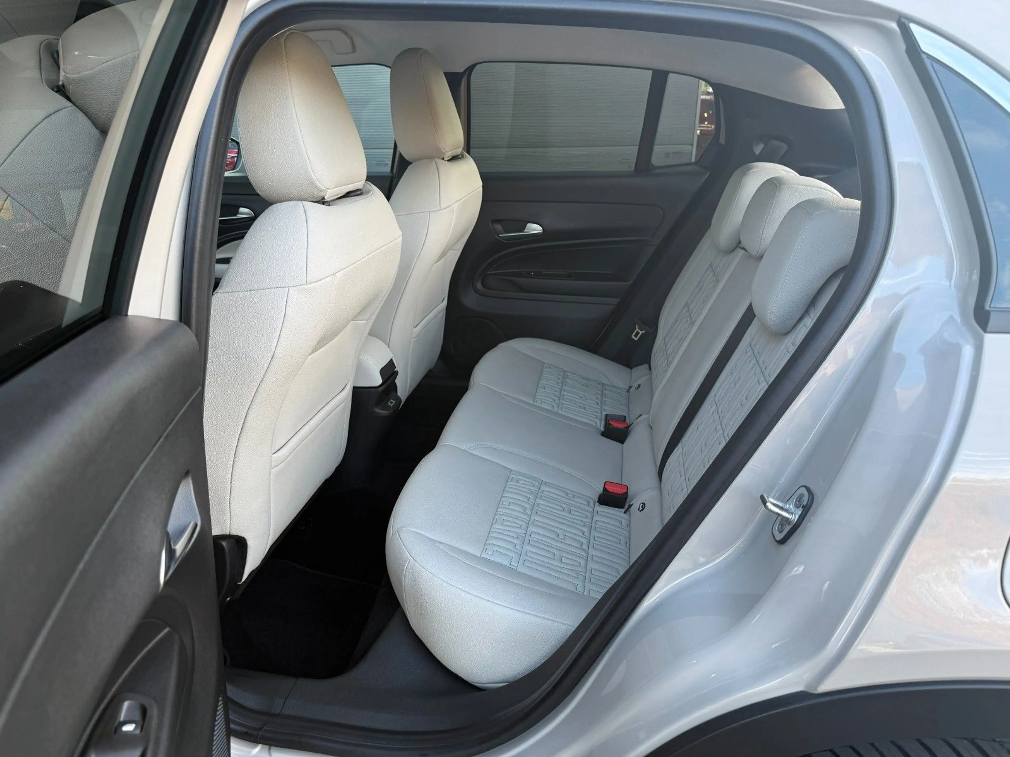 Fiat 600 e 115kW La Prima Leder Keyless ACC Kamera Nav — photo 12