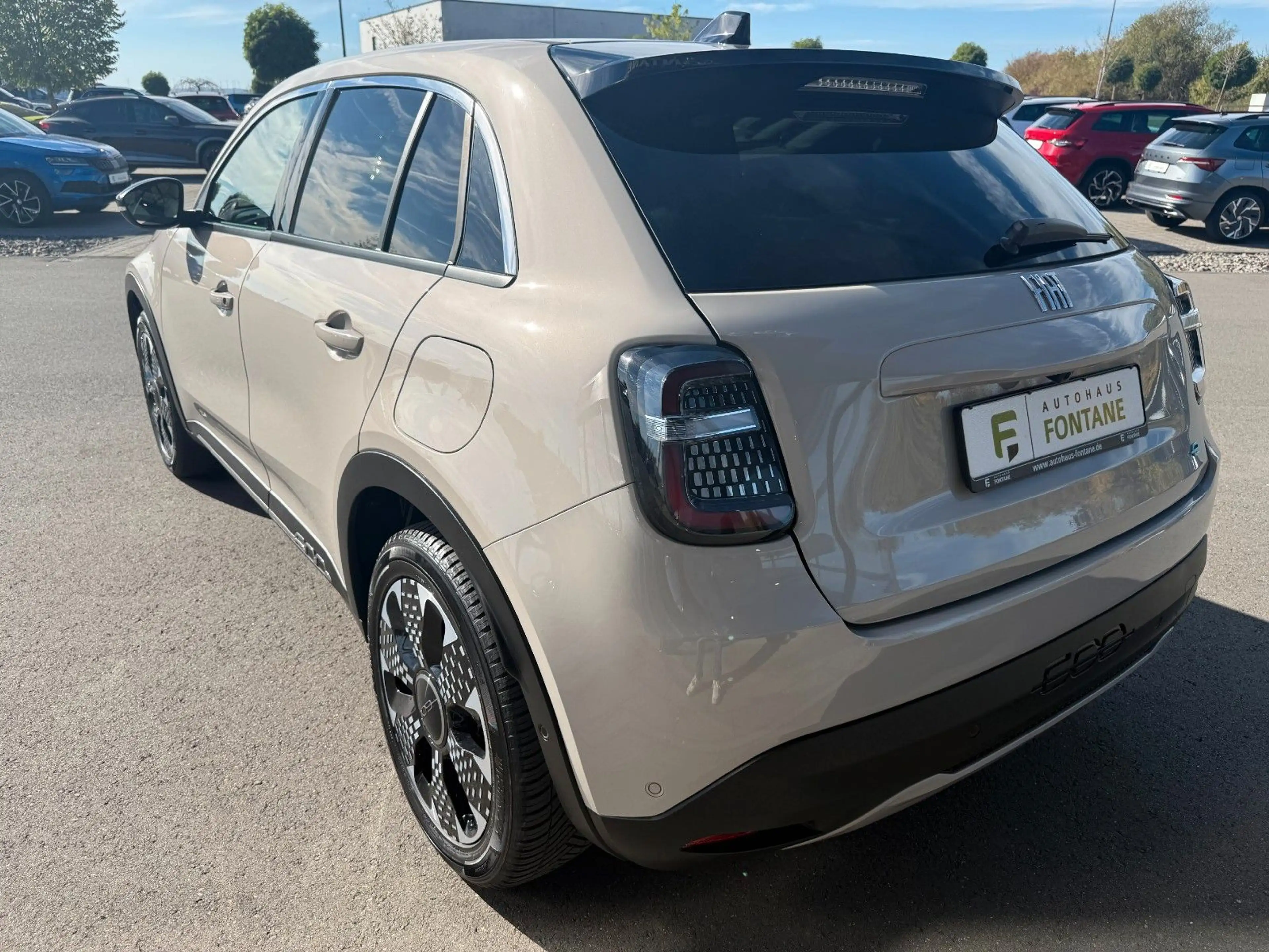 Fiat 600 e 115kW La Prima Leder Keyless ACC Kamera Nav — photo 7