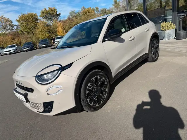 Fiat 600 e 115kW La Prima Leder Keyless ACC Kamera Nav