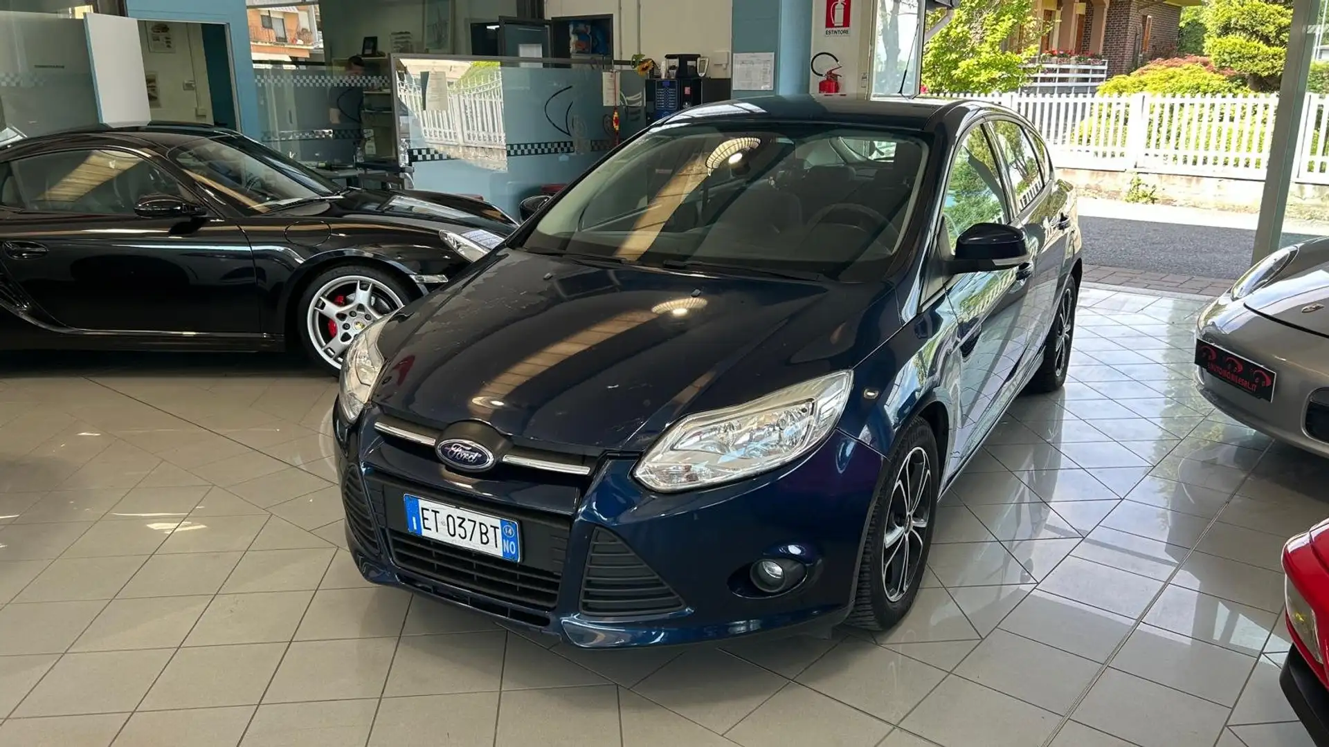 Ford Focus Focus  5p 1.6 tdci Plus Business 95cv Blauw - 1