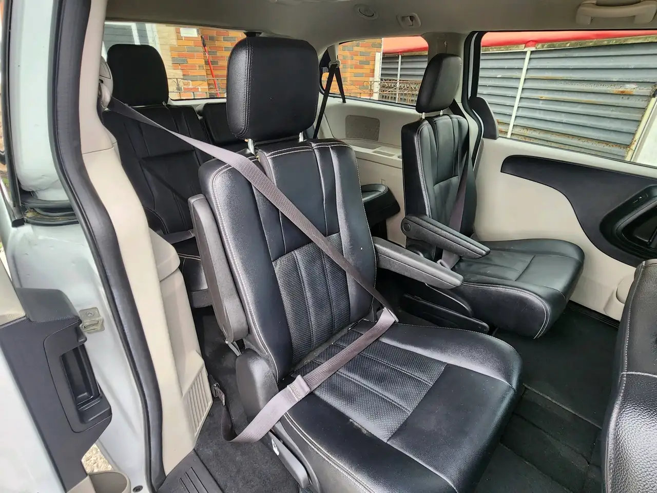 Dodge Grand Caravan photo Dodge Grand Caravan