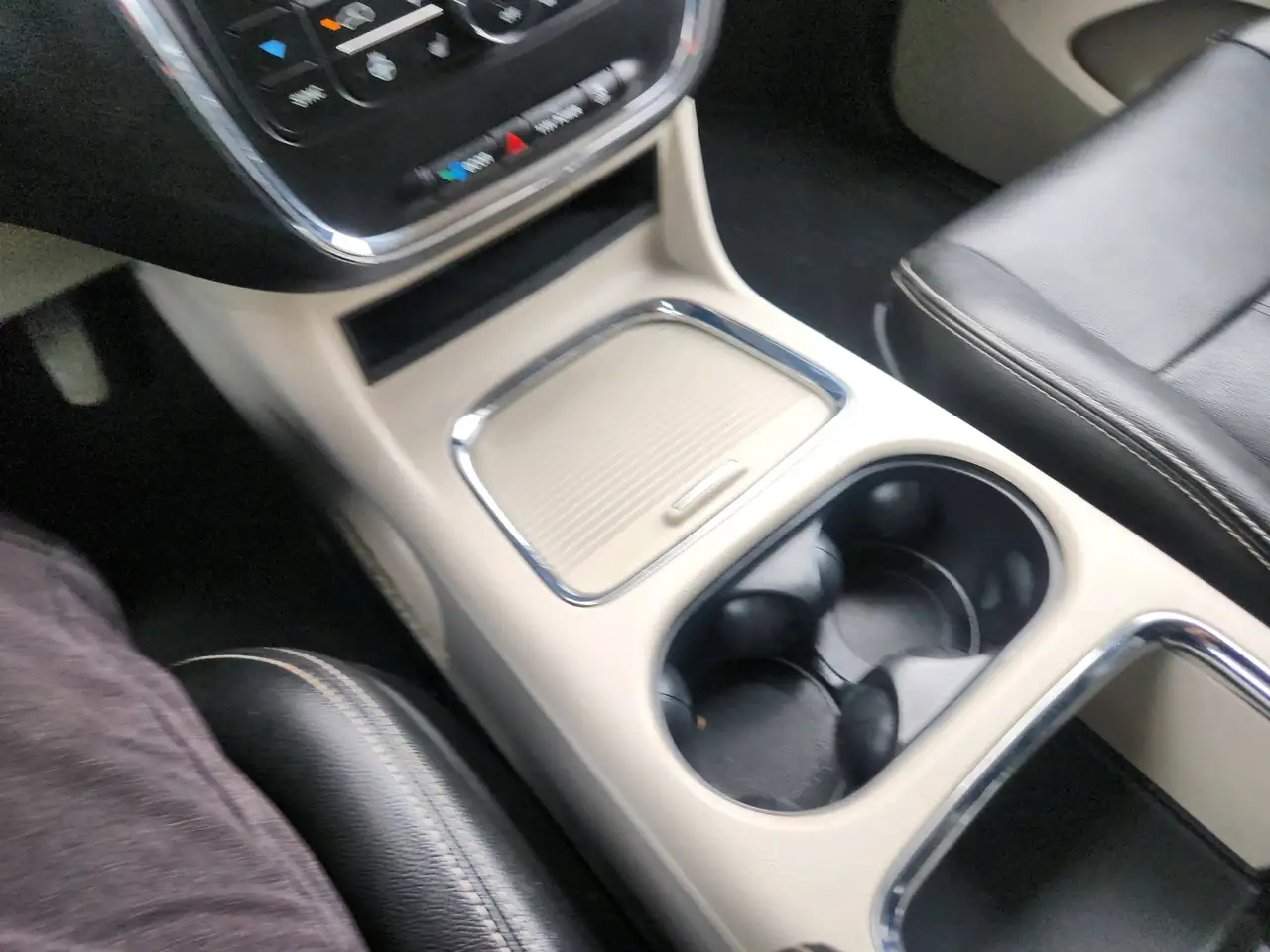 Dodge Grand Caravan photo Dodge Grand Caravan