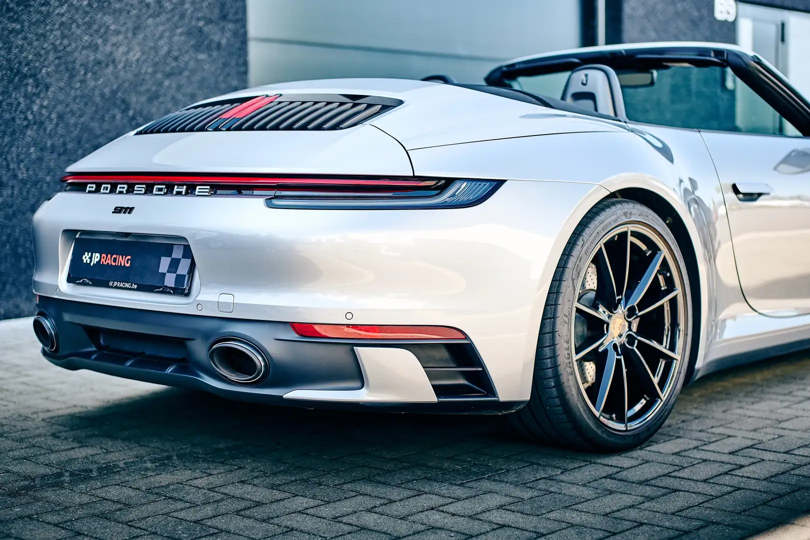 Porsche 992 Carrera 2 Cabrio PDK Sport design/volleder/full ! Argent - 2