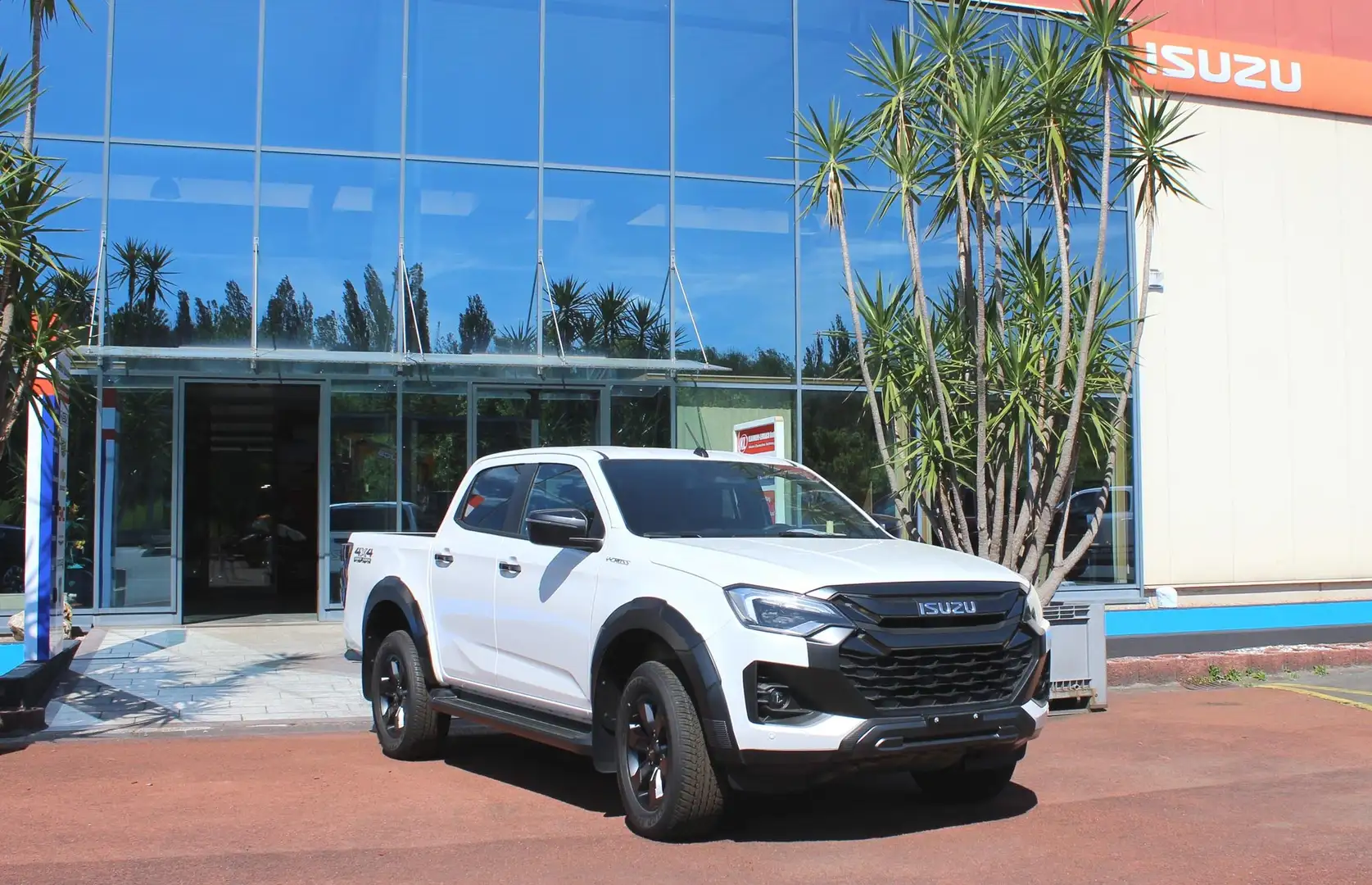 Isuzu D-Max V-Cross Double Cab 4WD Autom. MY24 Facelift Weiß - 1