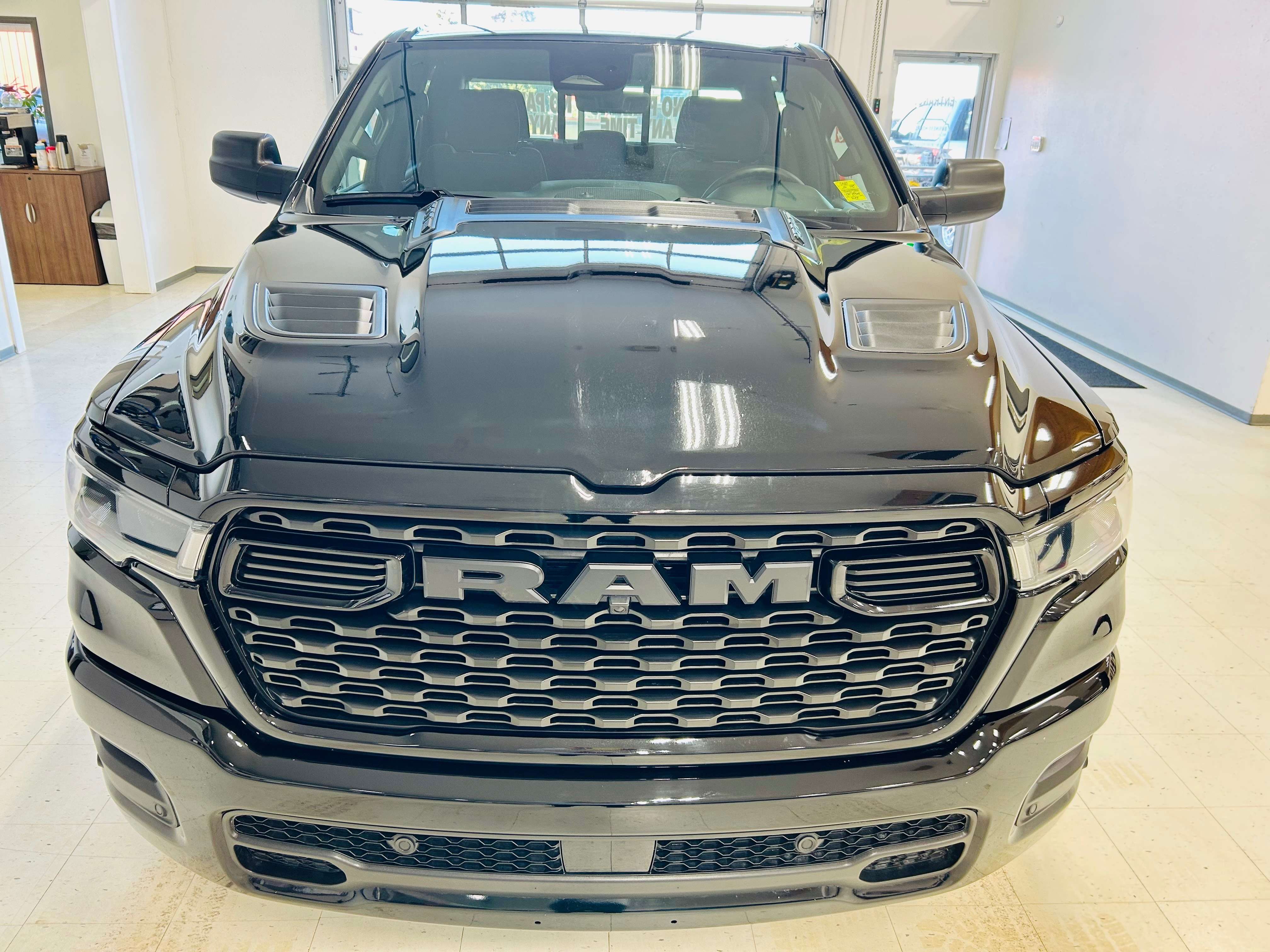 2026 RAM 1500 — photo 4