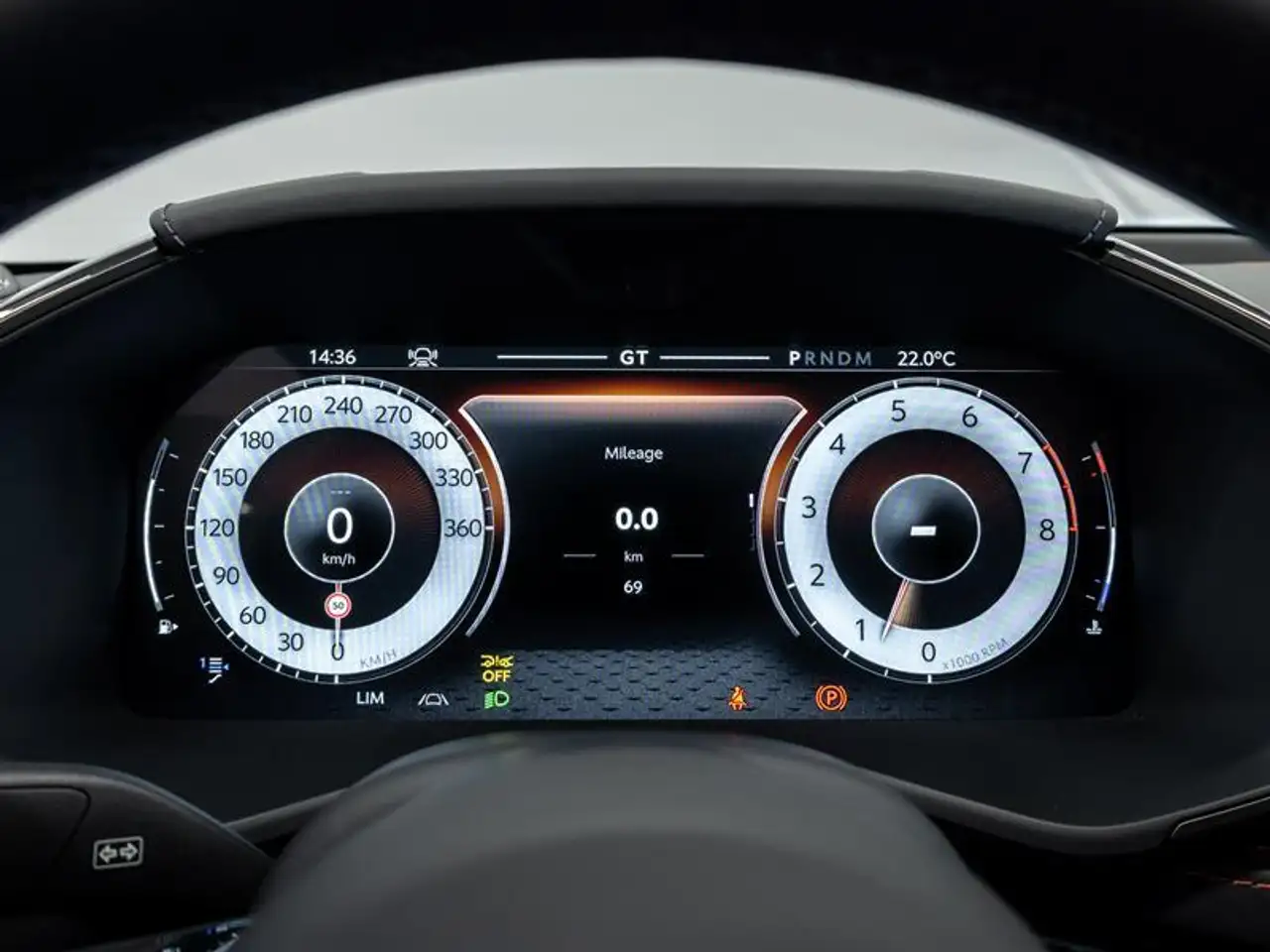 Aston Martin DBX снимка Aston Martin DBX