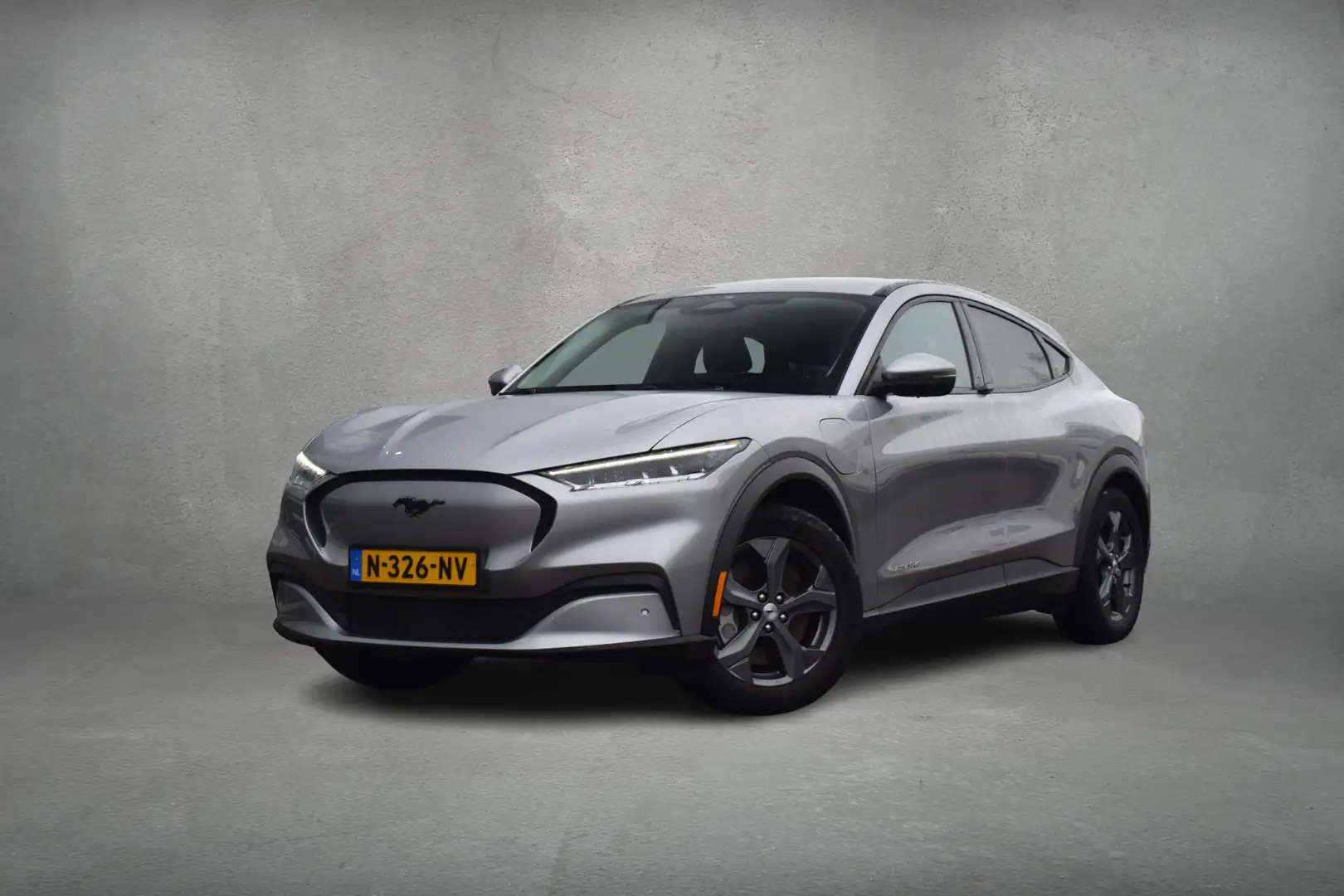 Ford Mustang Mach-E RWD 75 kWh | Leer | Stuur- en Stoelverw. | Apple C Grigio - 2