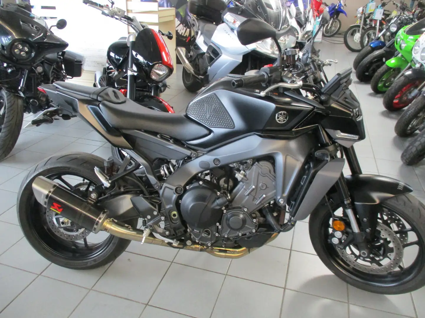 Yamaha MT-09 Noir - 2