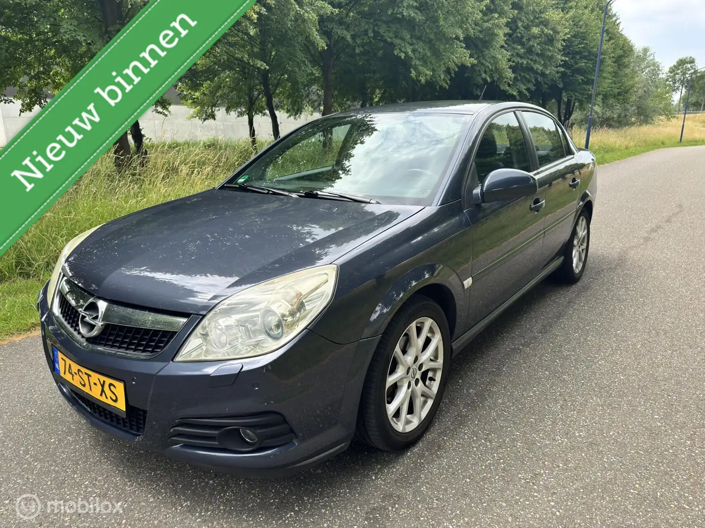 Opel Vectra 2.2-16V Executive*AUTOMAAT*LEDER*DISTRIBUTIE VV Grijs - 1