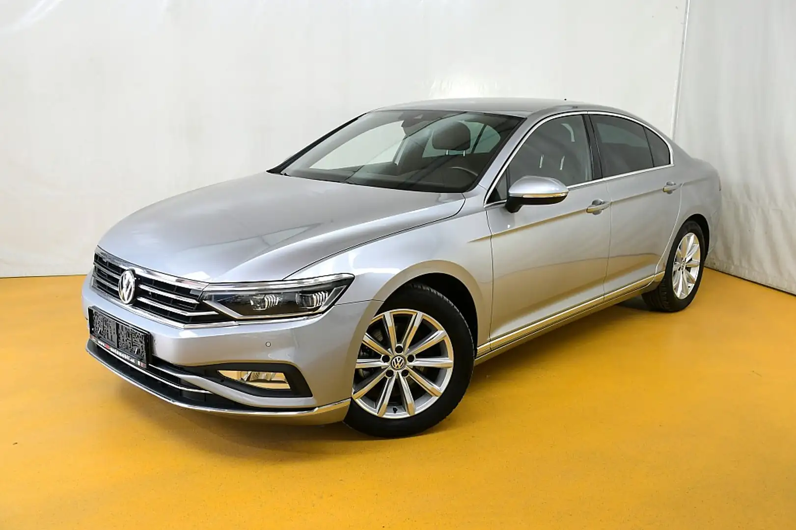 Volkswagen Passat Elegance 2,0 SCR TDI DSG Argintiu - 1