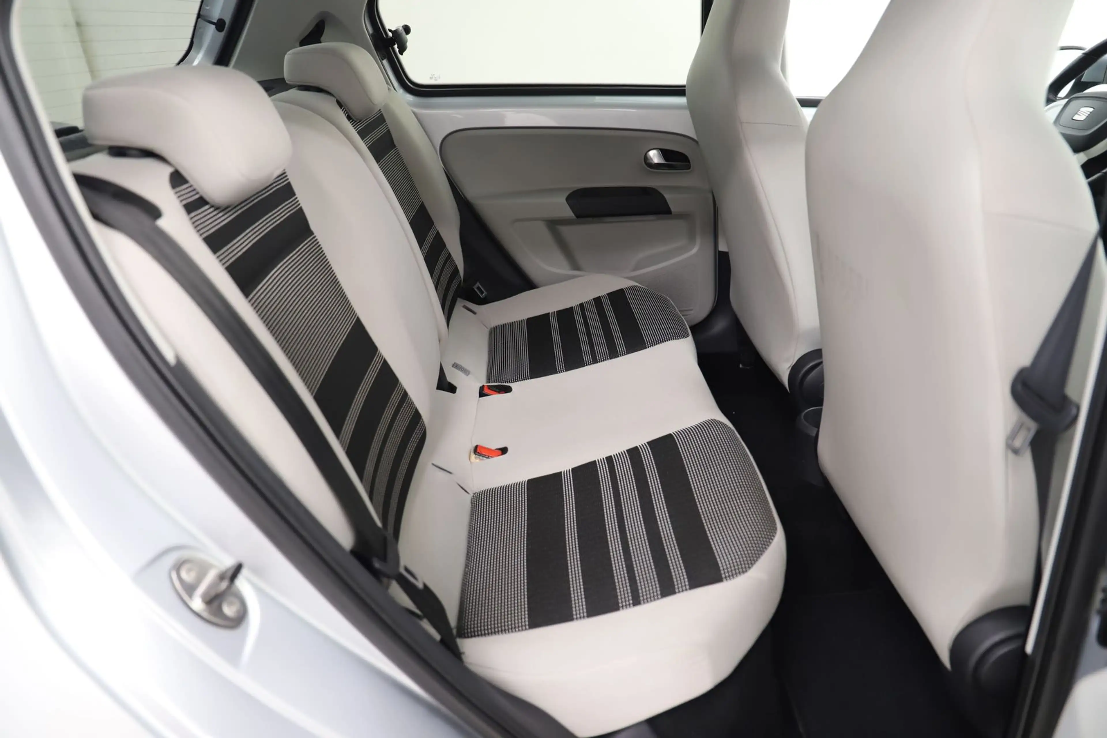 SEAT Mii 1.0 75PS Style 5Türer Klima Servo 1.Hand — photo 12