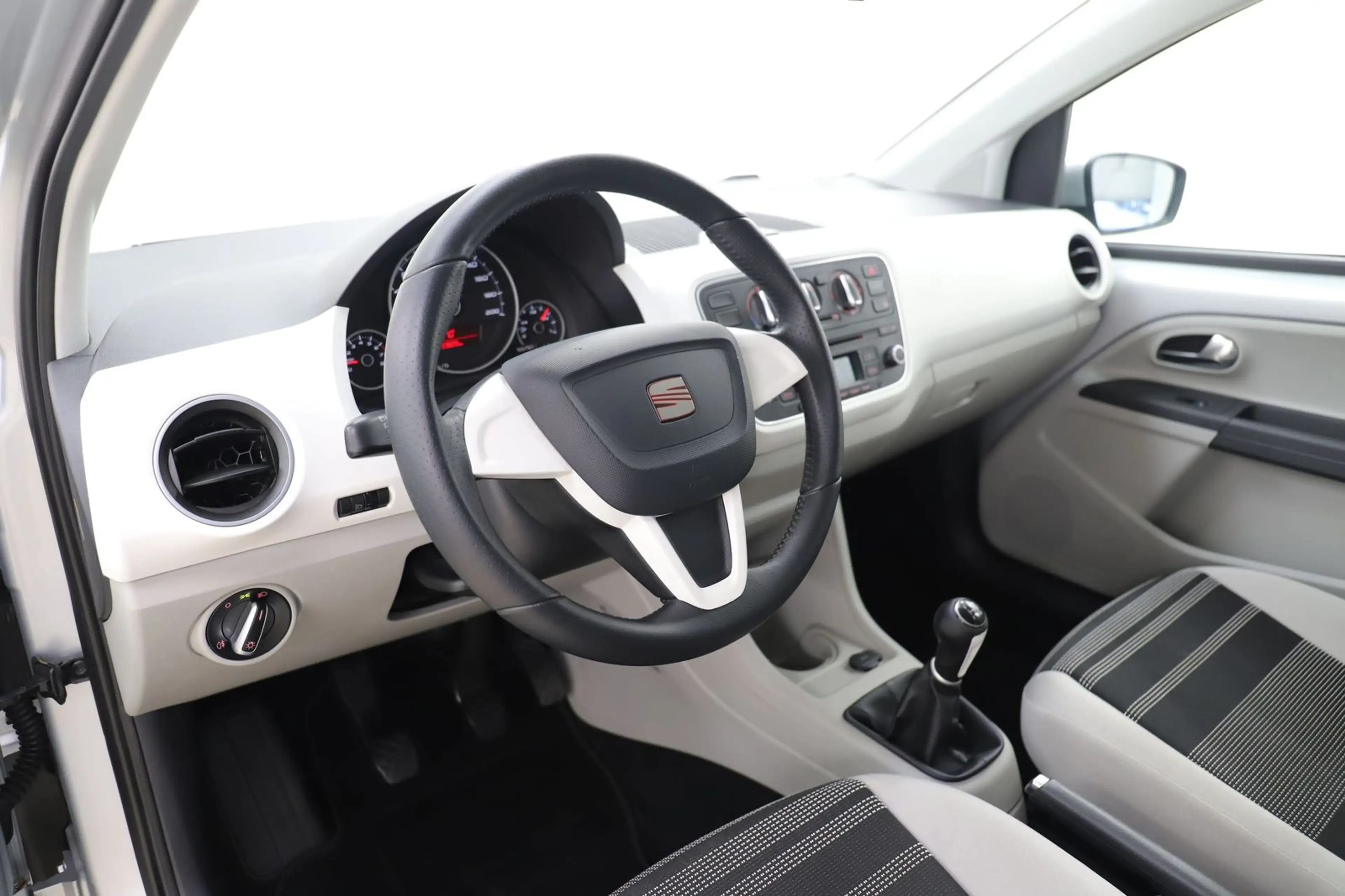 SEAT Mii 1.0 75PS Style 5Türer Klima Servo 1.Hand — photo 13