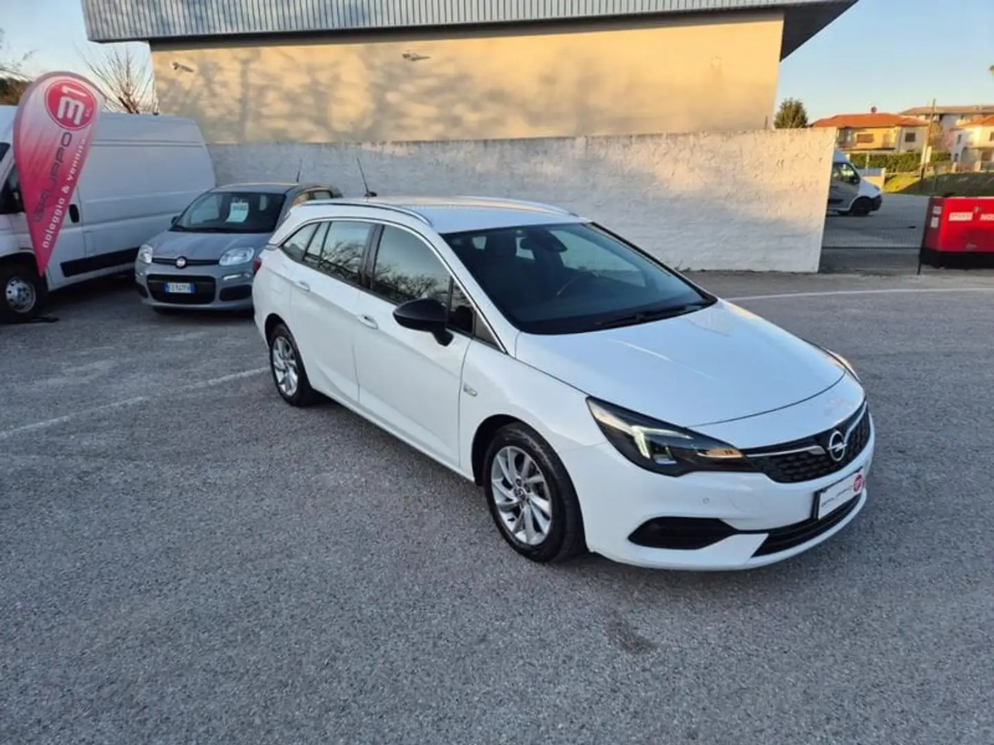 Opel Astra 1.5 CDTI 122 CV S&S AT9 Sports Tourer Business El Bianco - 1