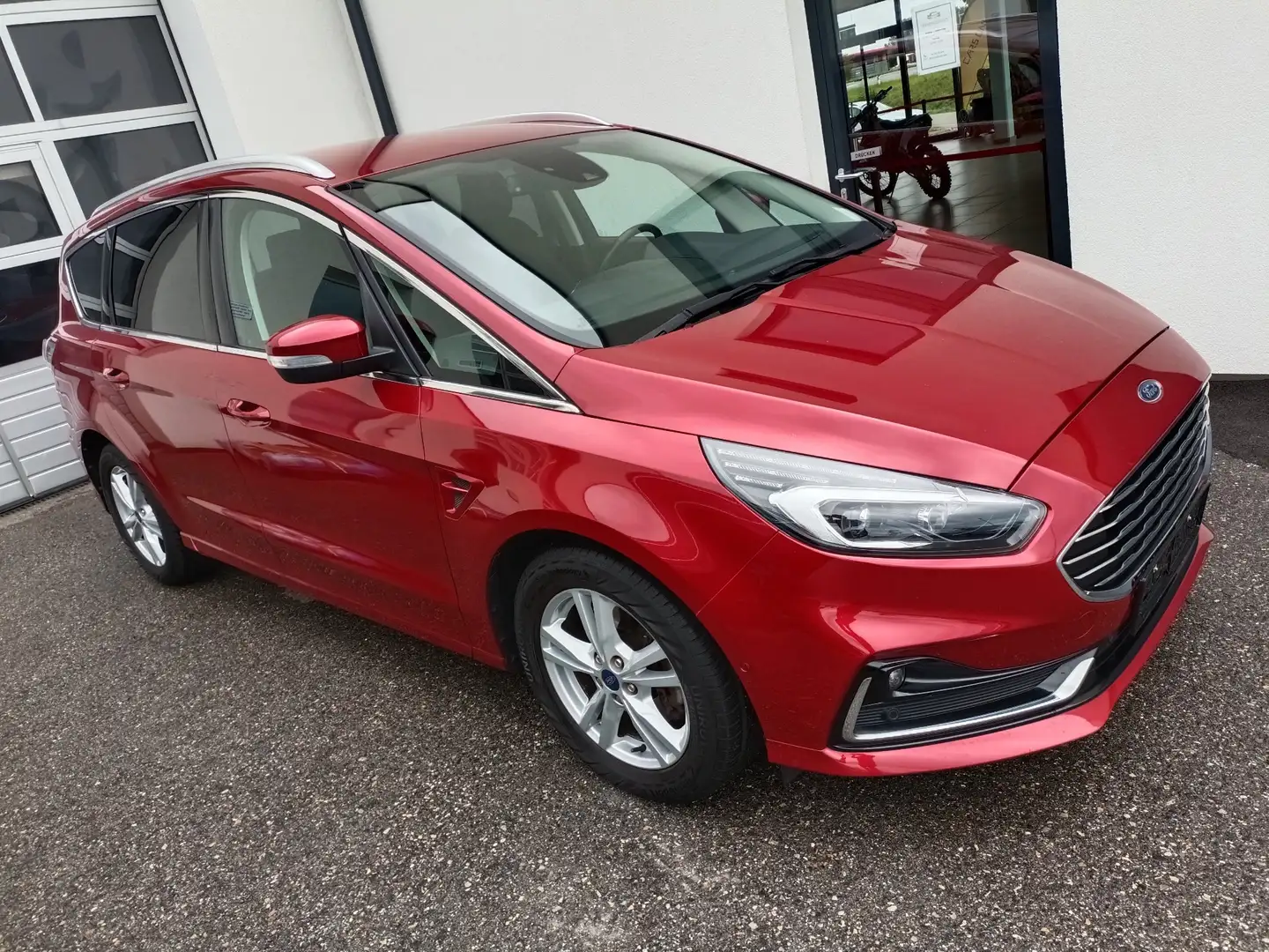 Ford S-Max Titanium 2.0EcoBlueSCR,AHV,Kamera,Radar,NAVI,Sitzh Rouge - 1