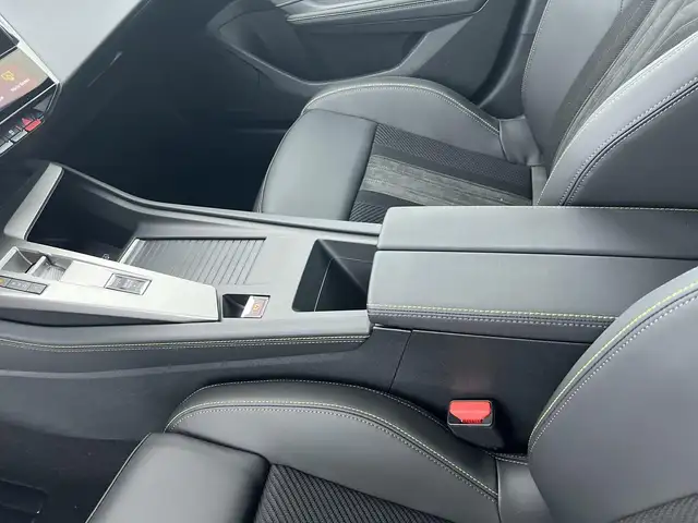 Peugeot 408 view 15