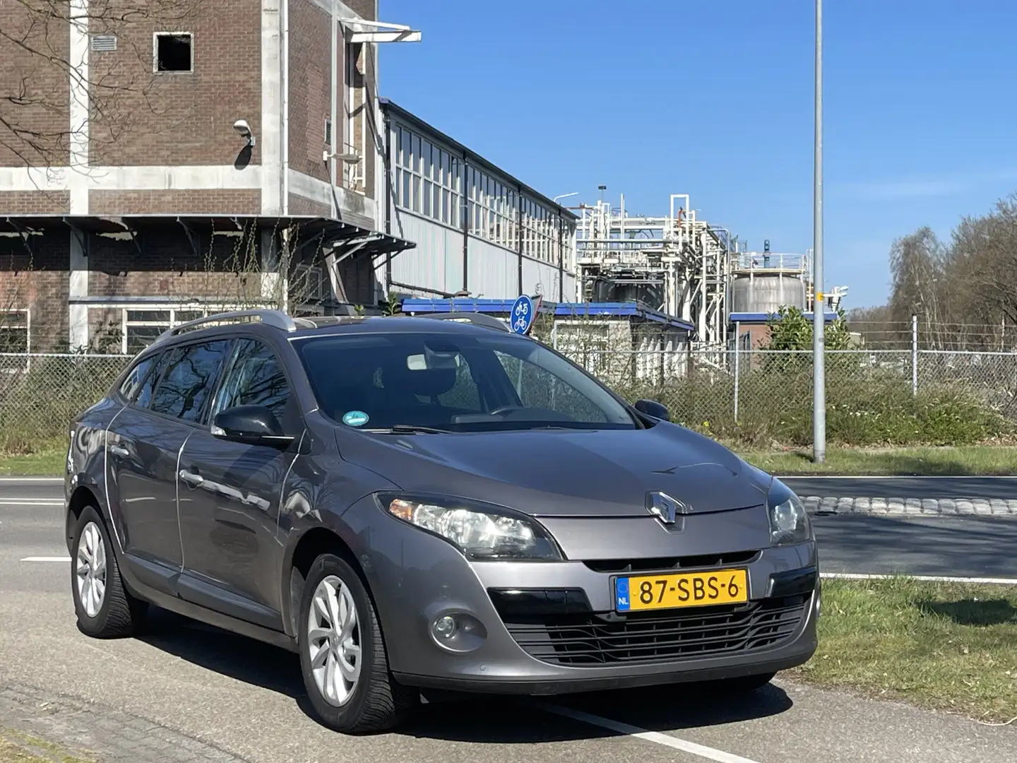 Renault Megane Estate 1.4 TCe Parisienne | Trekhaak | Navigatie Grau - 1