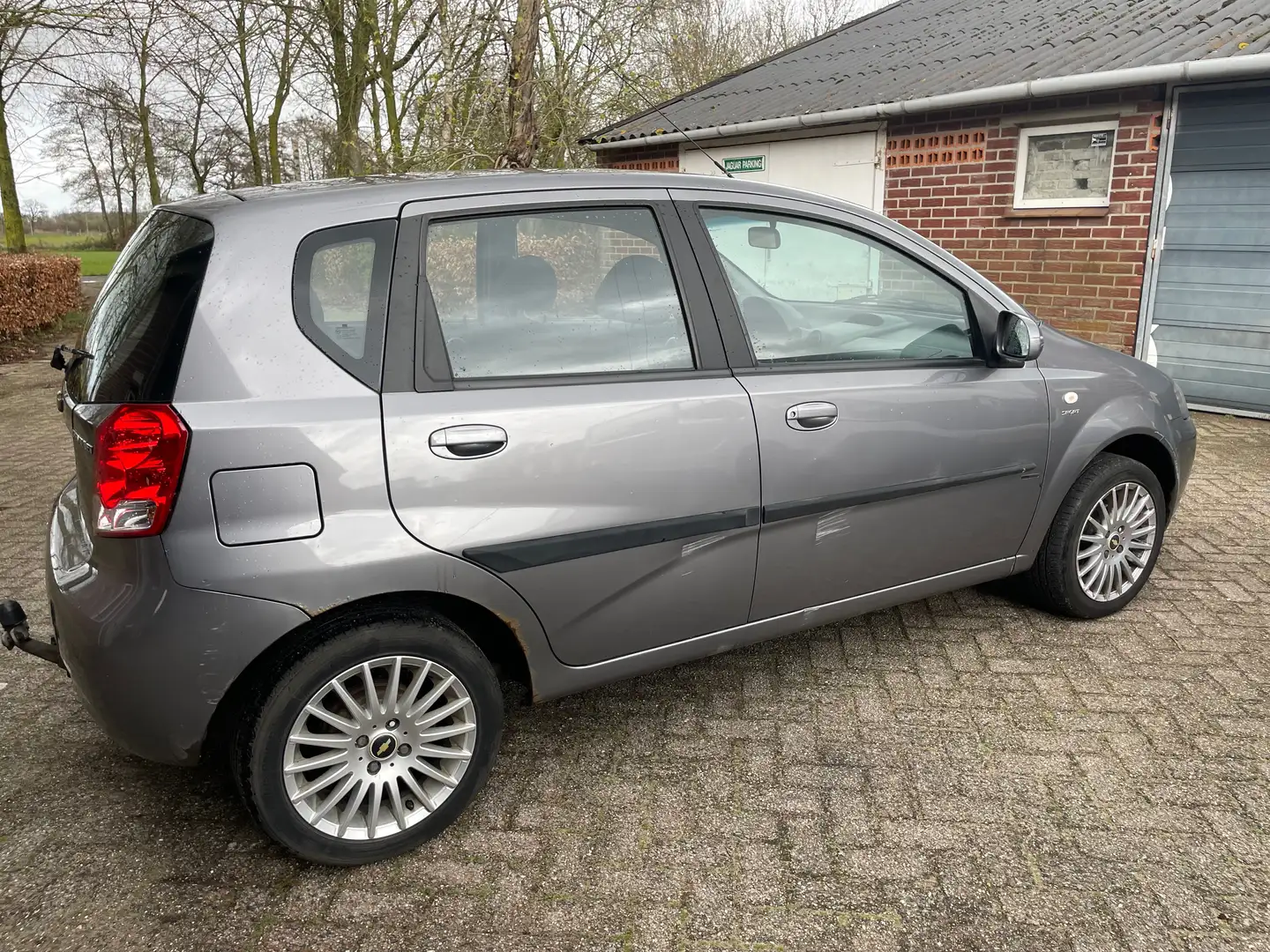Chevrolet Kalos Kalos 1.4-16V Style Grau - 1