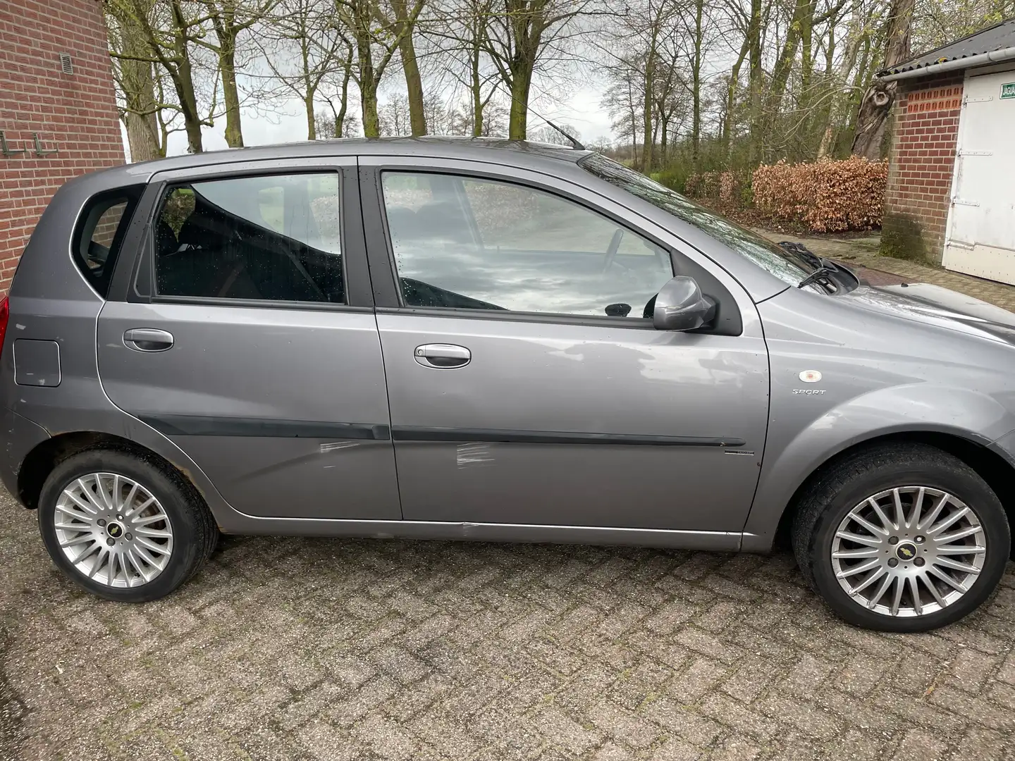 Chevrolet Kalos Kalos 1.4-16V Style Grau - 2