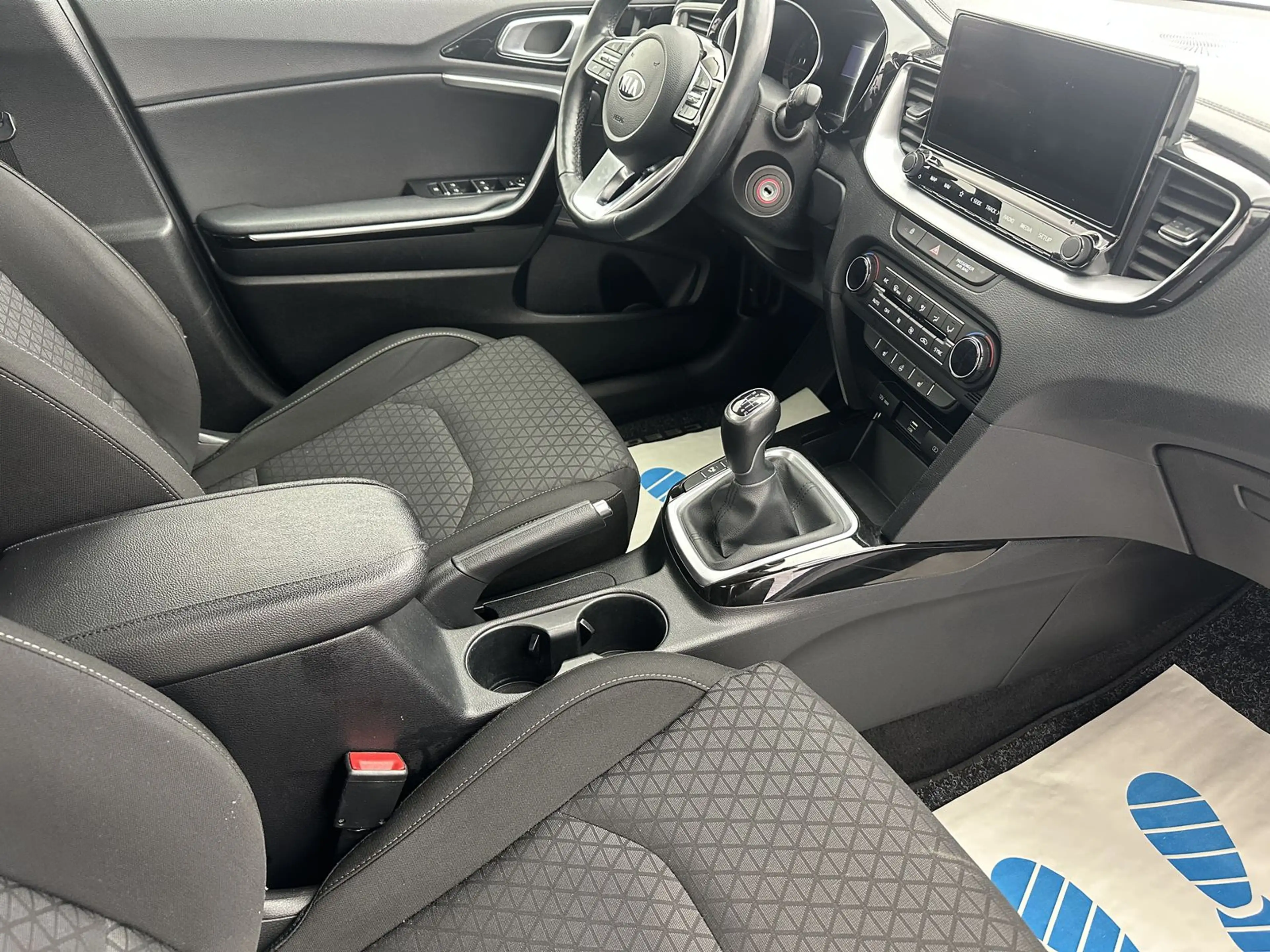 Kia Ceed / cee'd Vision "NAVI-CAM-SITZH-MULTI-ALU" — photo 11